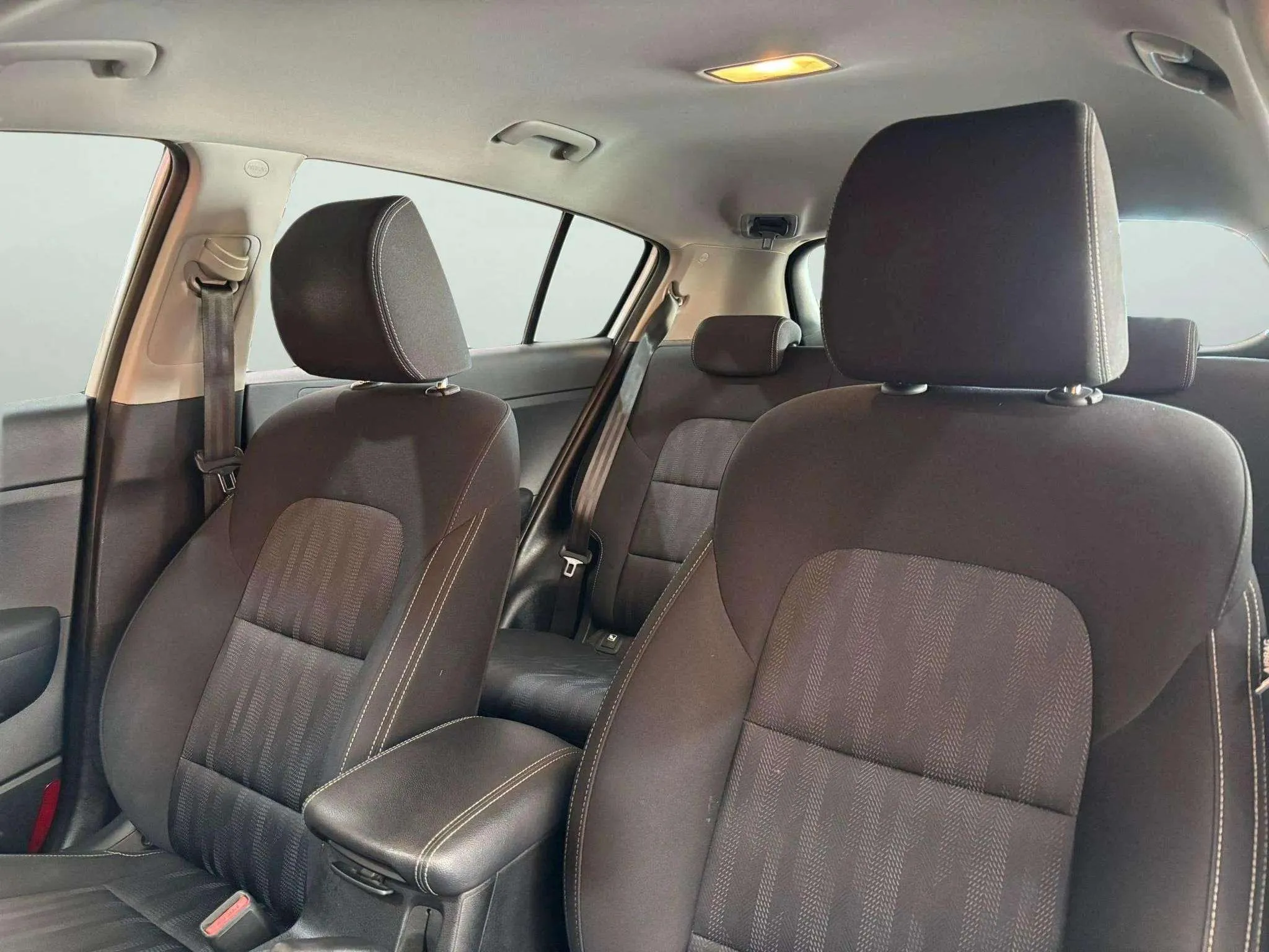Kia Sportage 1.6 MHEV 4x4 - foto 11