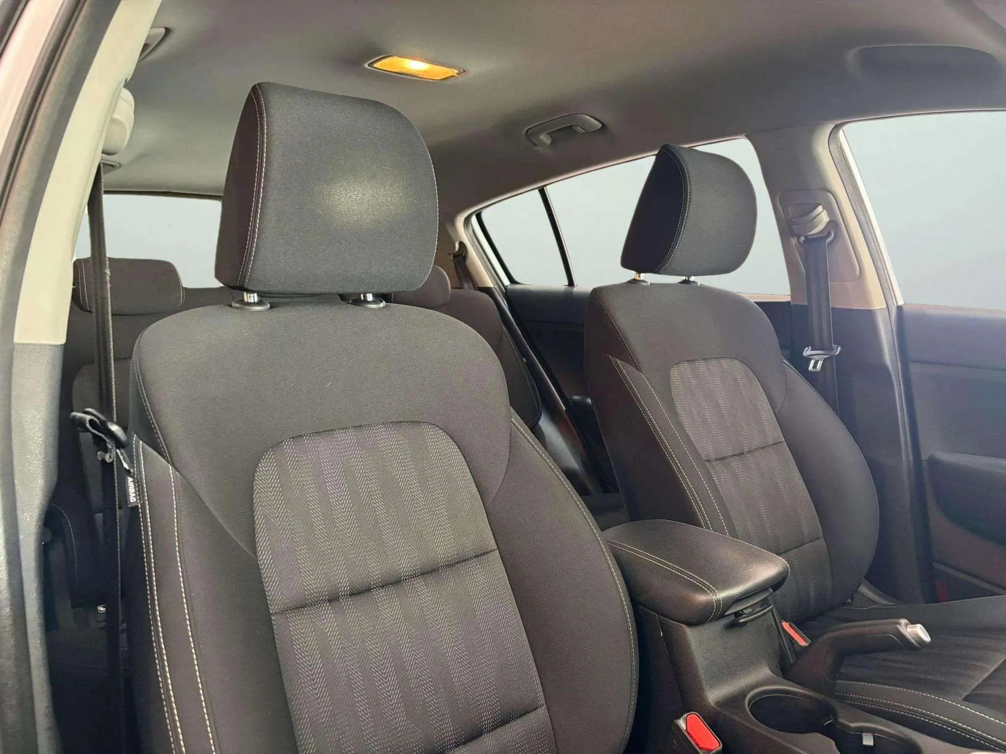 Kia Sportage 1.6 MHEV 4x4 - foto 14