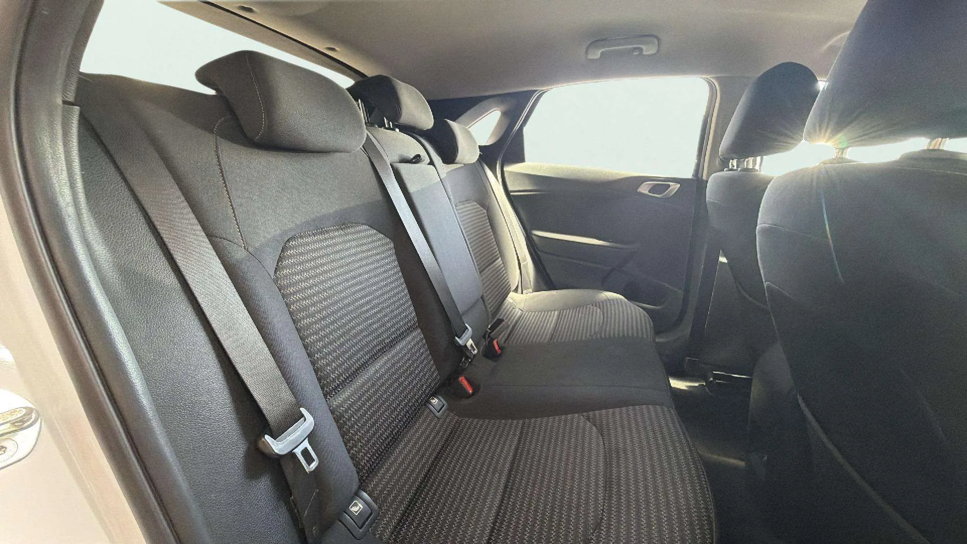 Kia Ceed 1.6 MHEV iMT Drive - foto 19