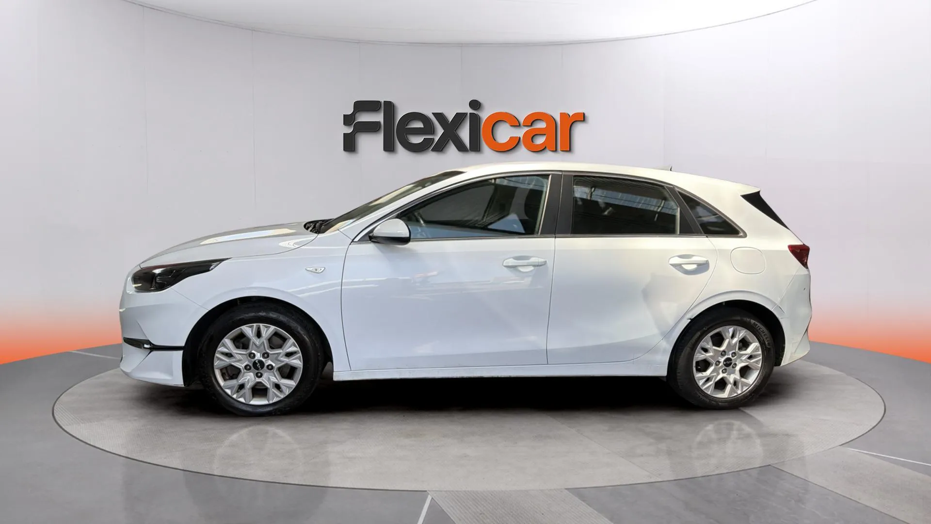Kia Ceed 1.6 MHEV iMT Drive - foto 8