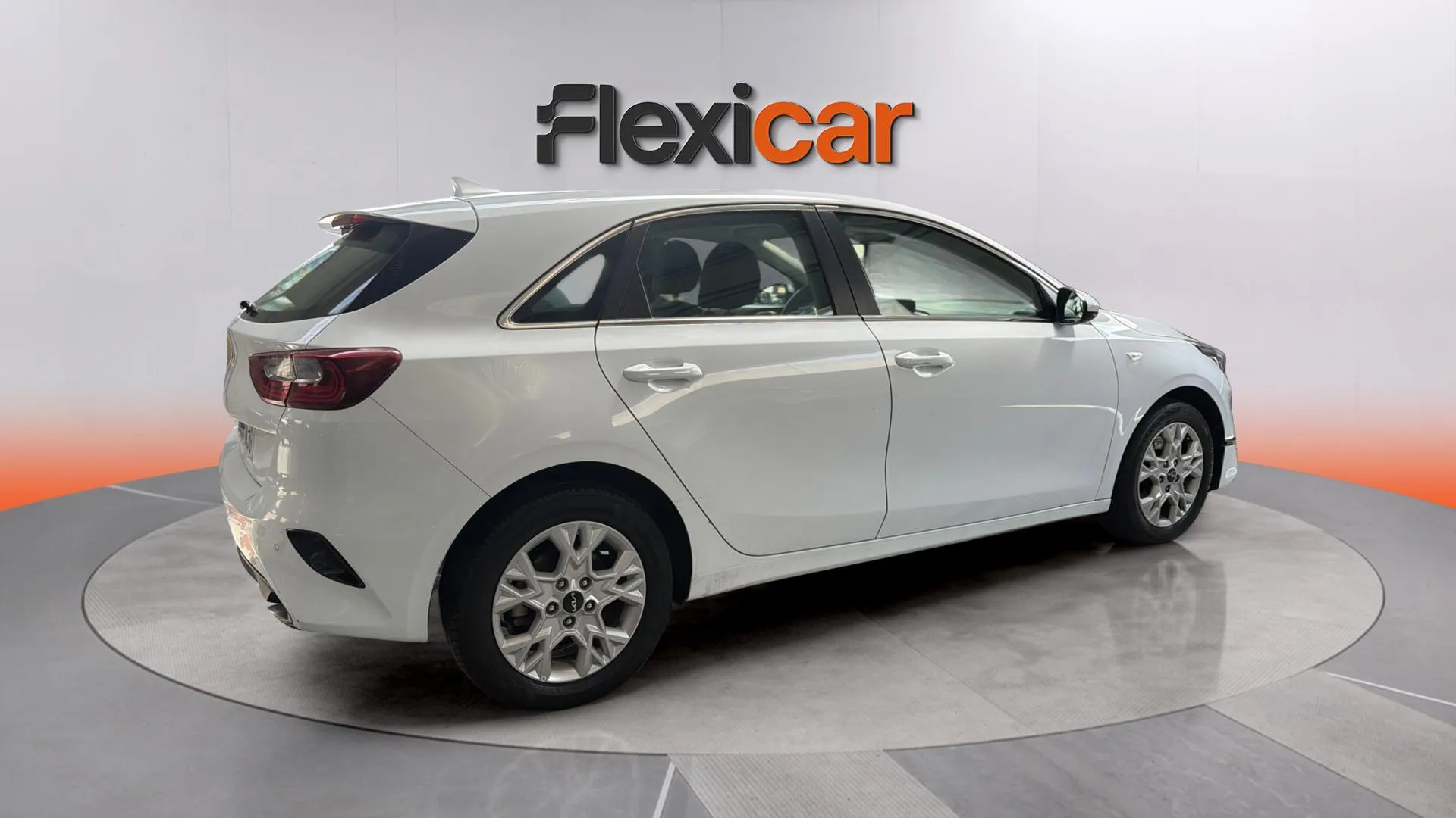 Kia Ceed 1.6 MHEV iMT Drive - foto 5