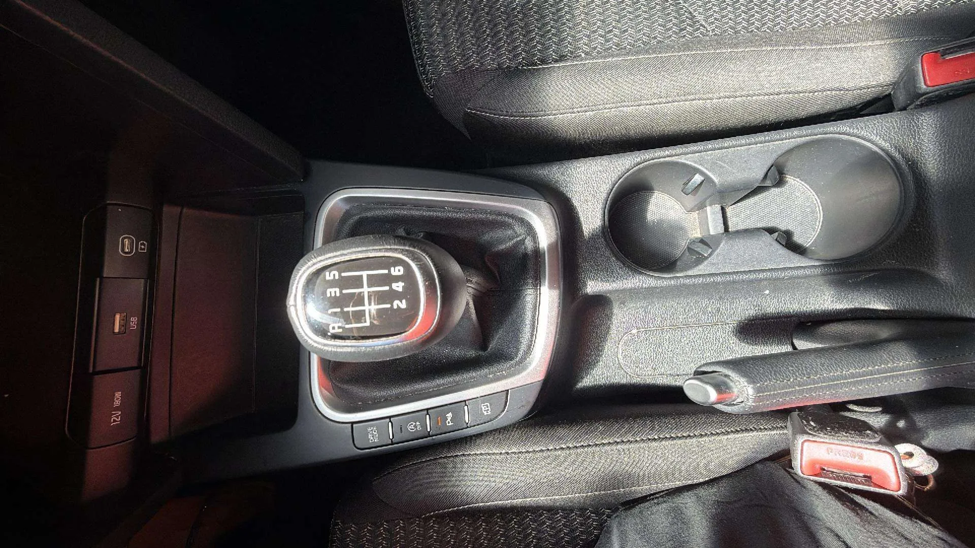 Kia Ceed 1.6 MHEV iMT Drive - foto 24