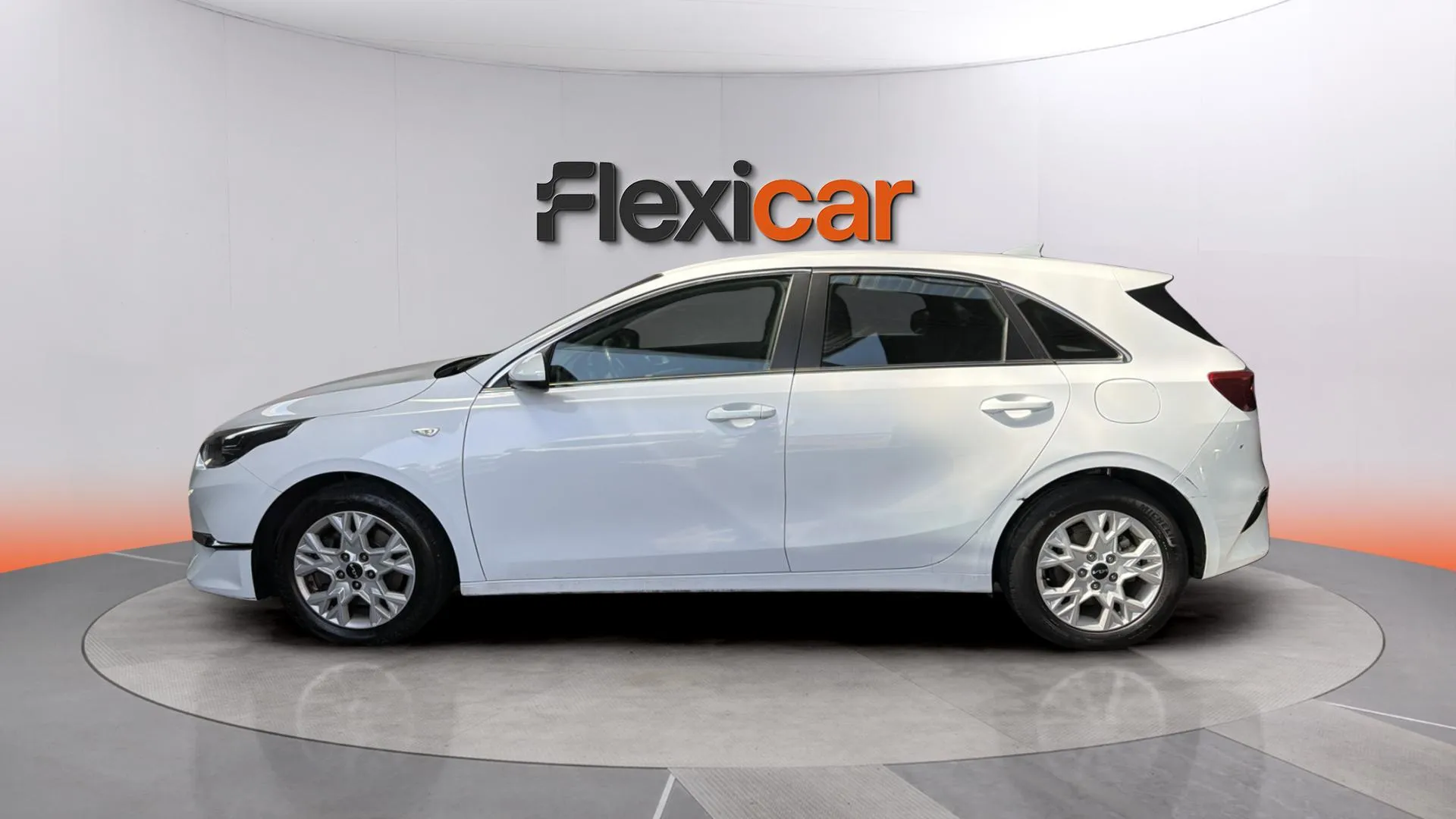 Kia Ceed 1.6 MHEV iMT Drive - foto 9