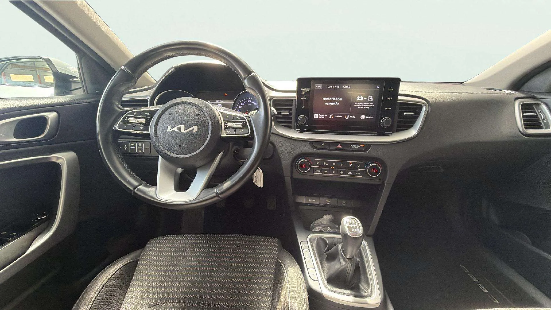 Kia Ceed 1.6 MHEV iMT Drive - foto 15