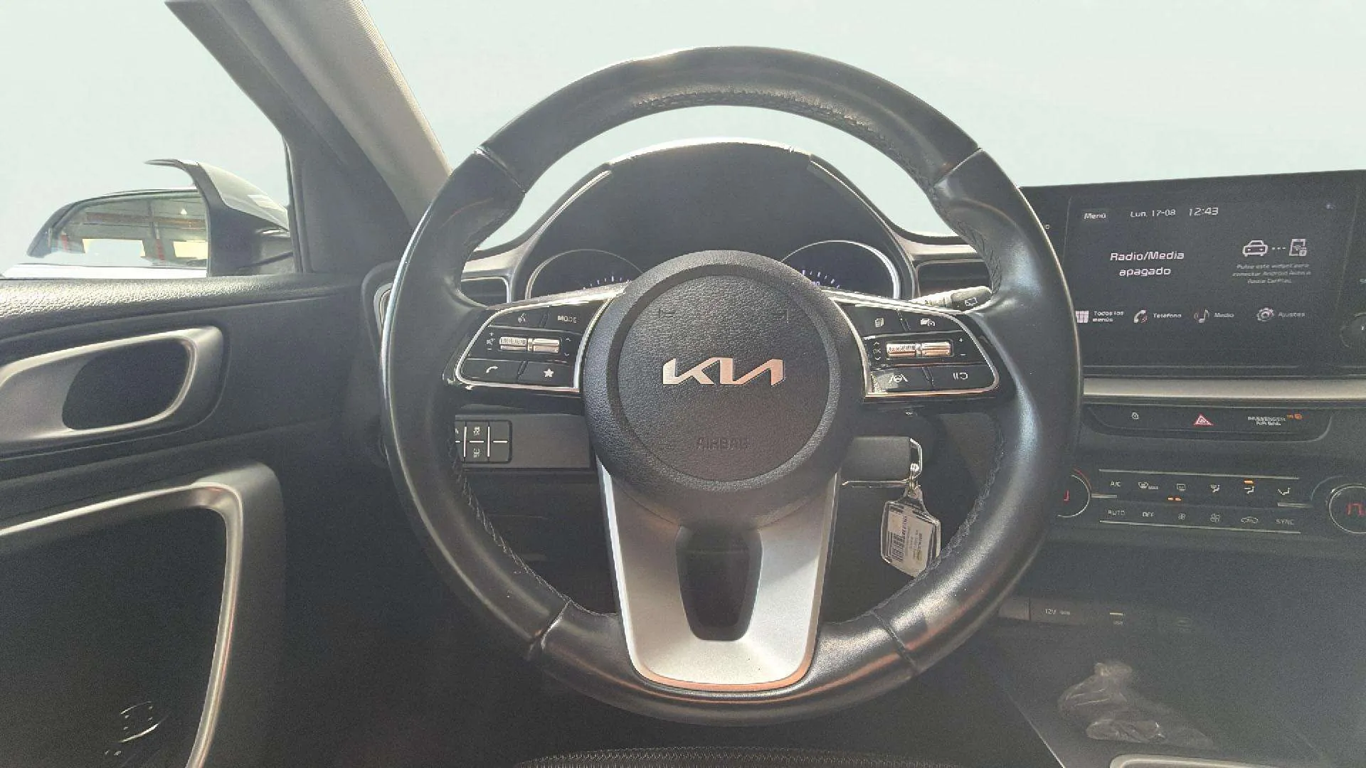 Kia Ceed 1.6 MHEV iMT Drive - foto 17