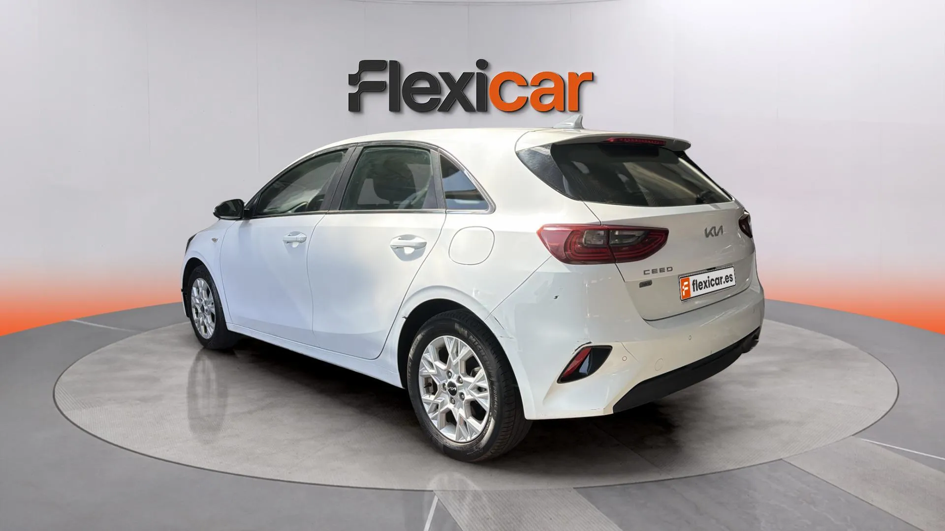 Kia Ceed 1.6 MHEV iMT Drive - foto 11