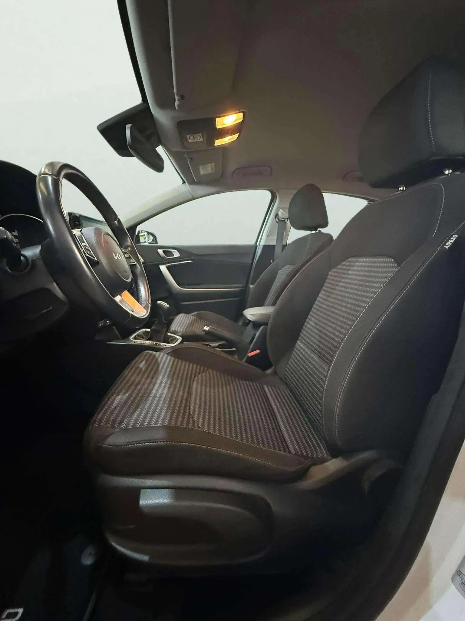 Kia Ceed 1.6 MHEV iMT Drive - foto 14