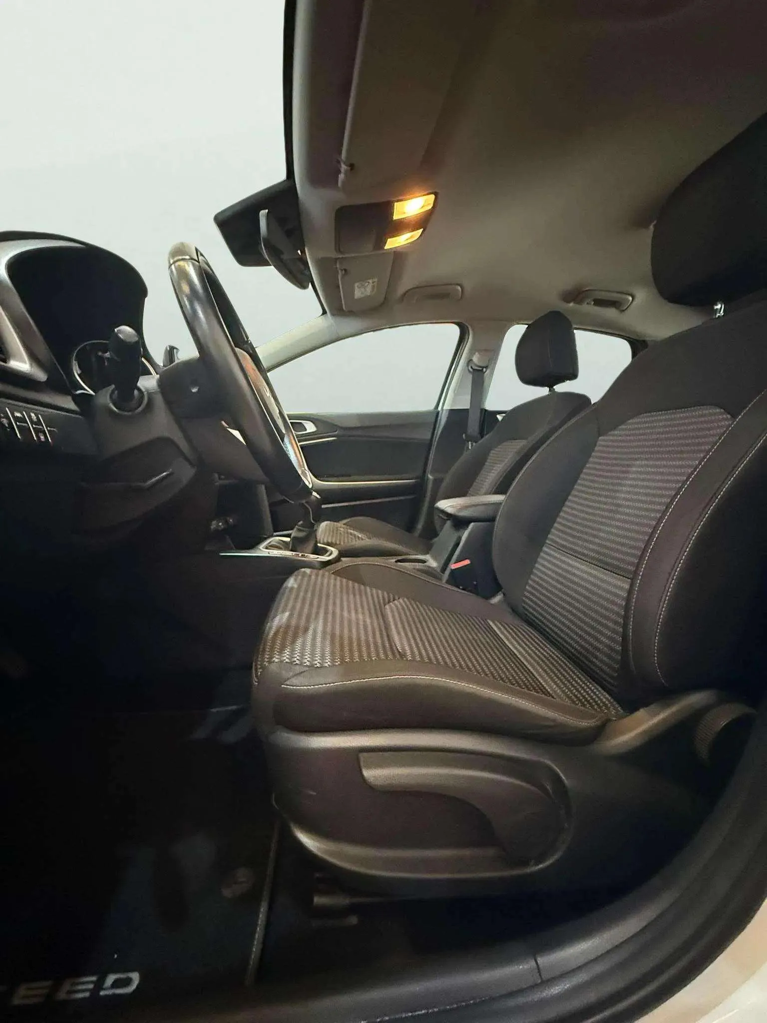 Kia Ceed 1.6 MHEV iMT Drive - foto 18
