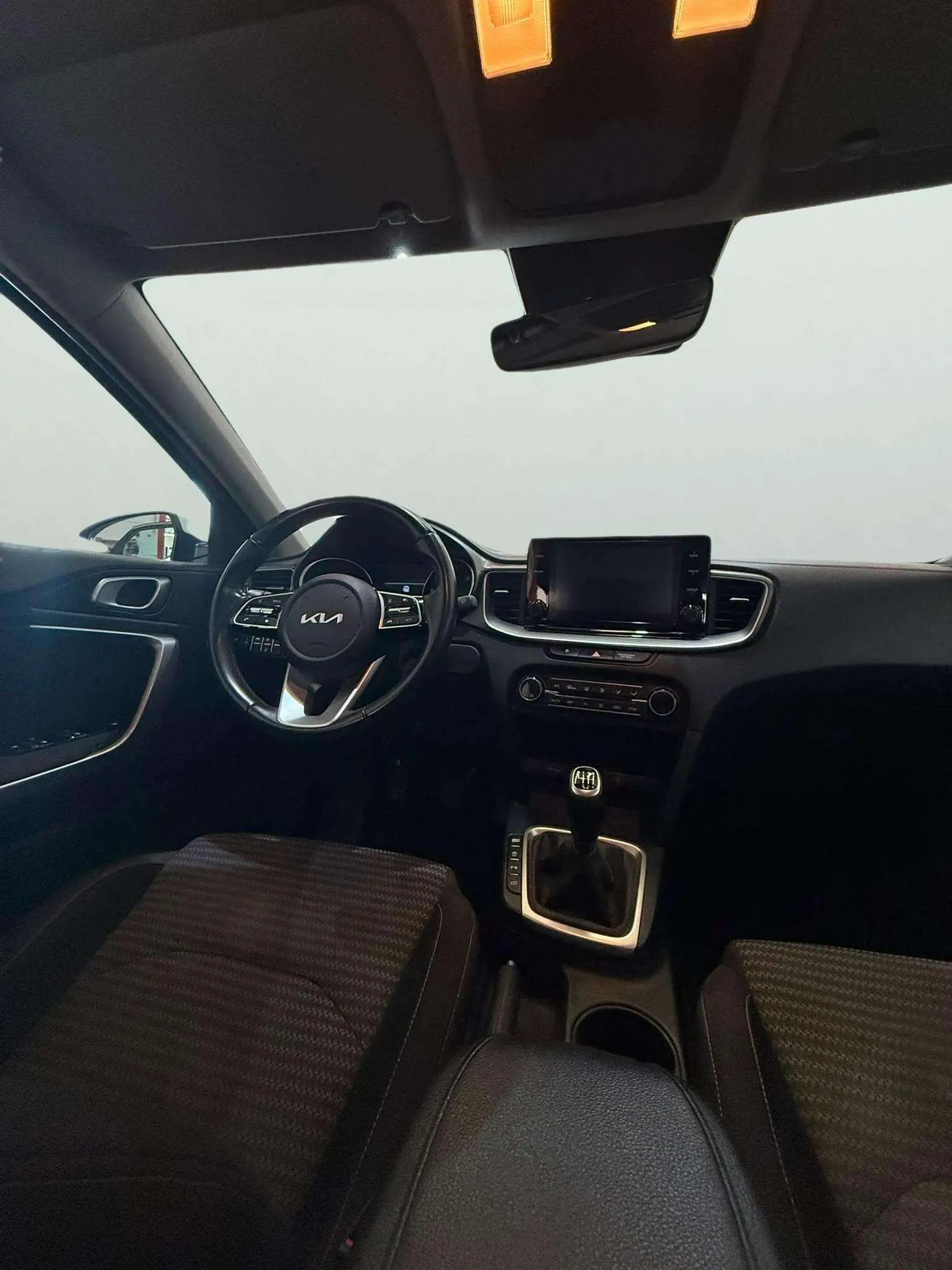 Kia Ceed 1.6 MHEV iMT Drive - foto 10