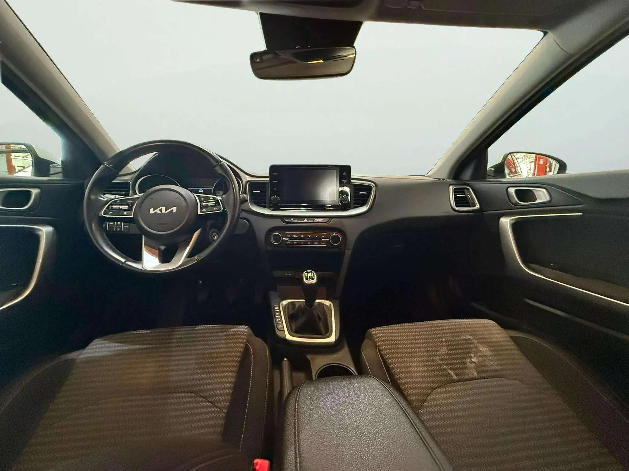 Kia Ceed 1.6 MHEV iMT Drive - foto 11
