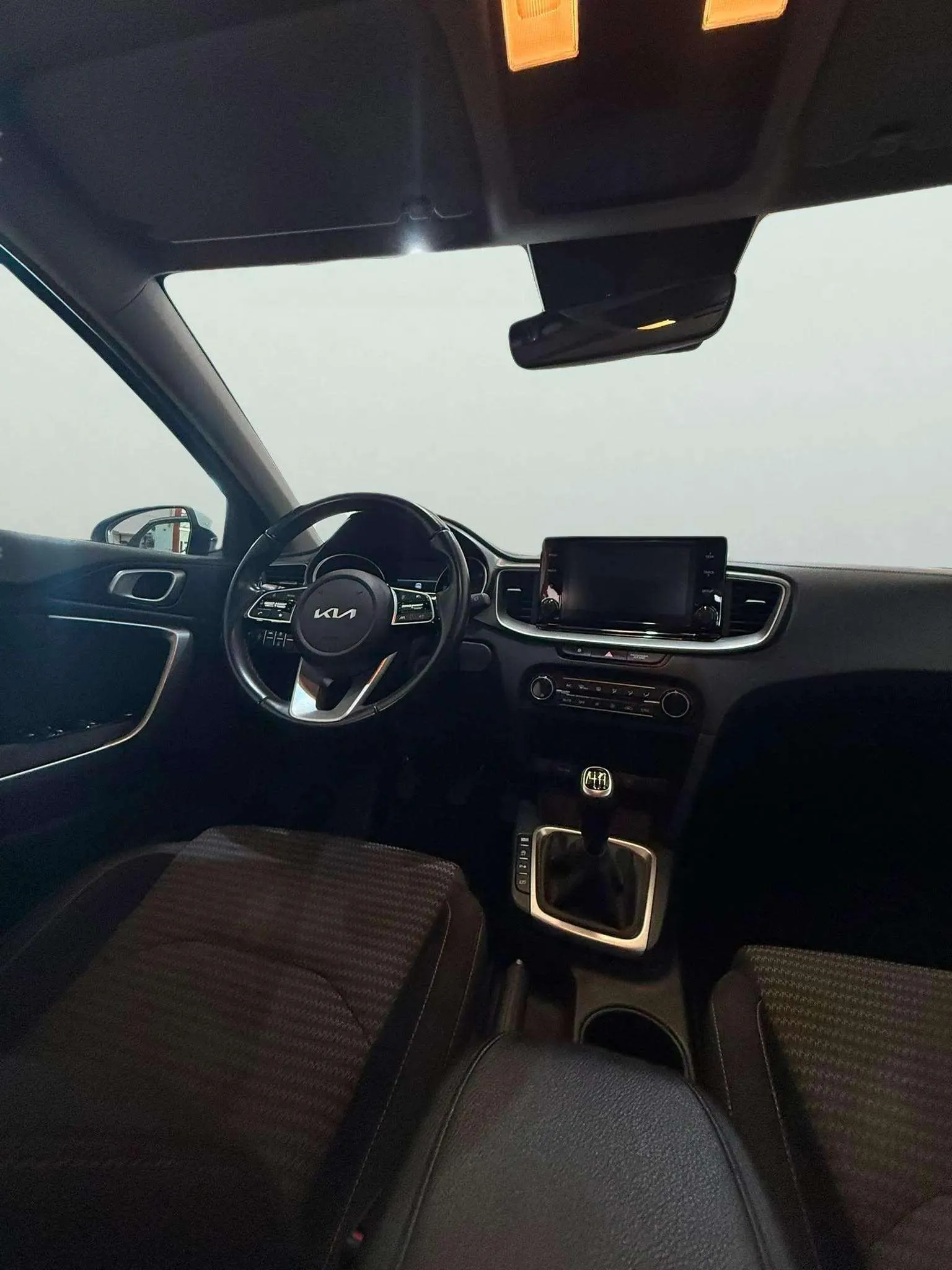 Kia Ceed 1.6 MHEV iMT Drive - foto 8
