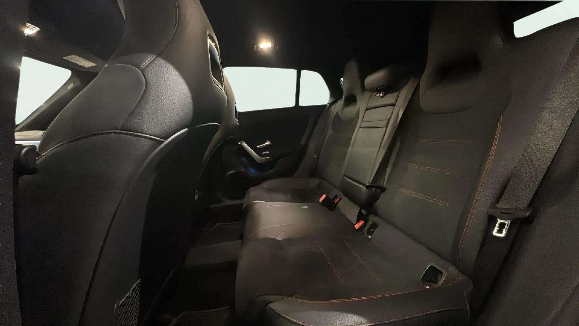 Mercedes-Benz CLA 200 Shooting Brake - foto 17