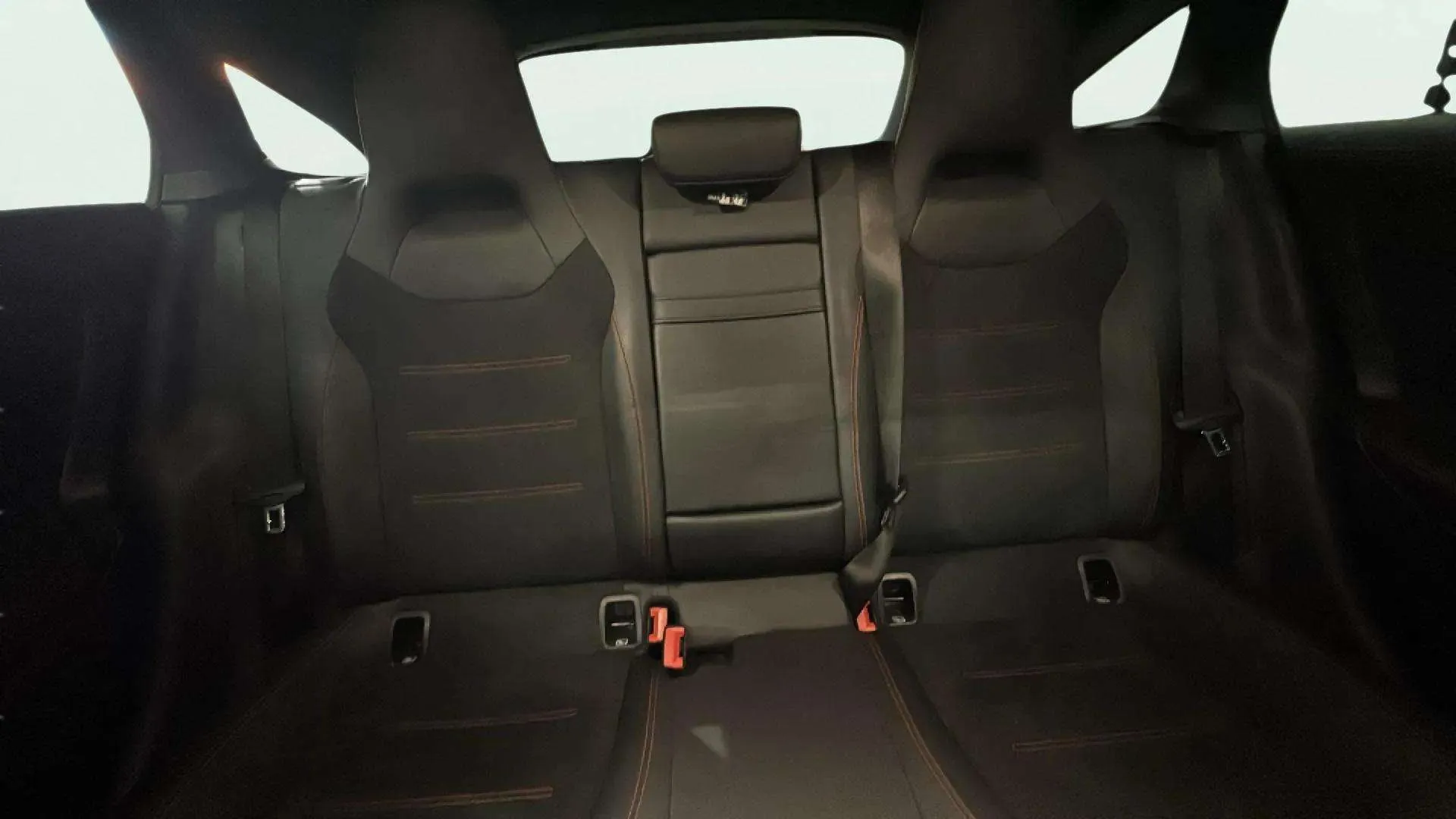 Mercedes-Benz CLA 200 Shooting Brake - foto 18