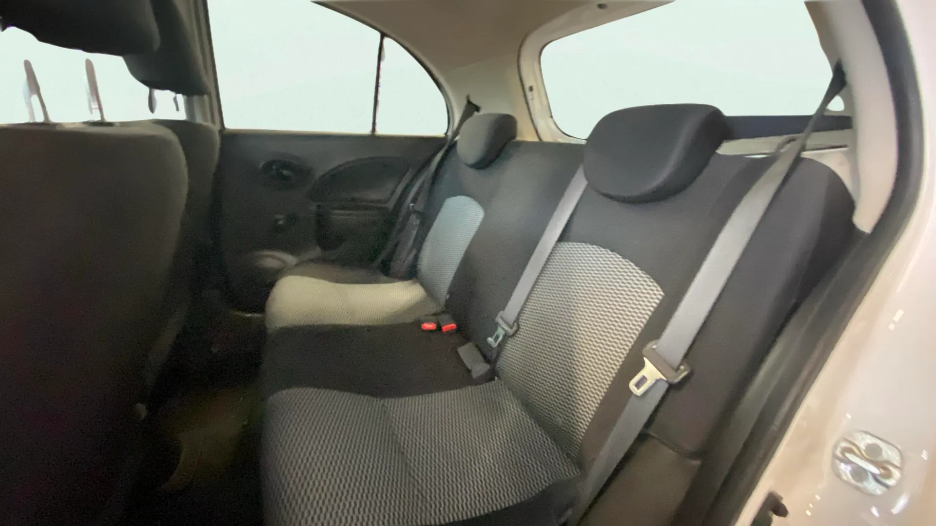 Nissan Micra 1.2G Acenta - foto 33