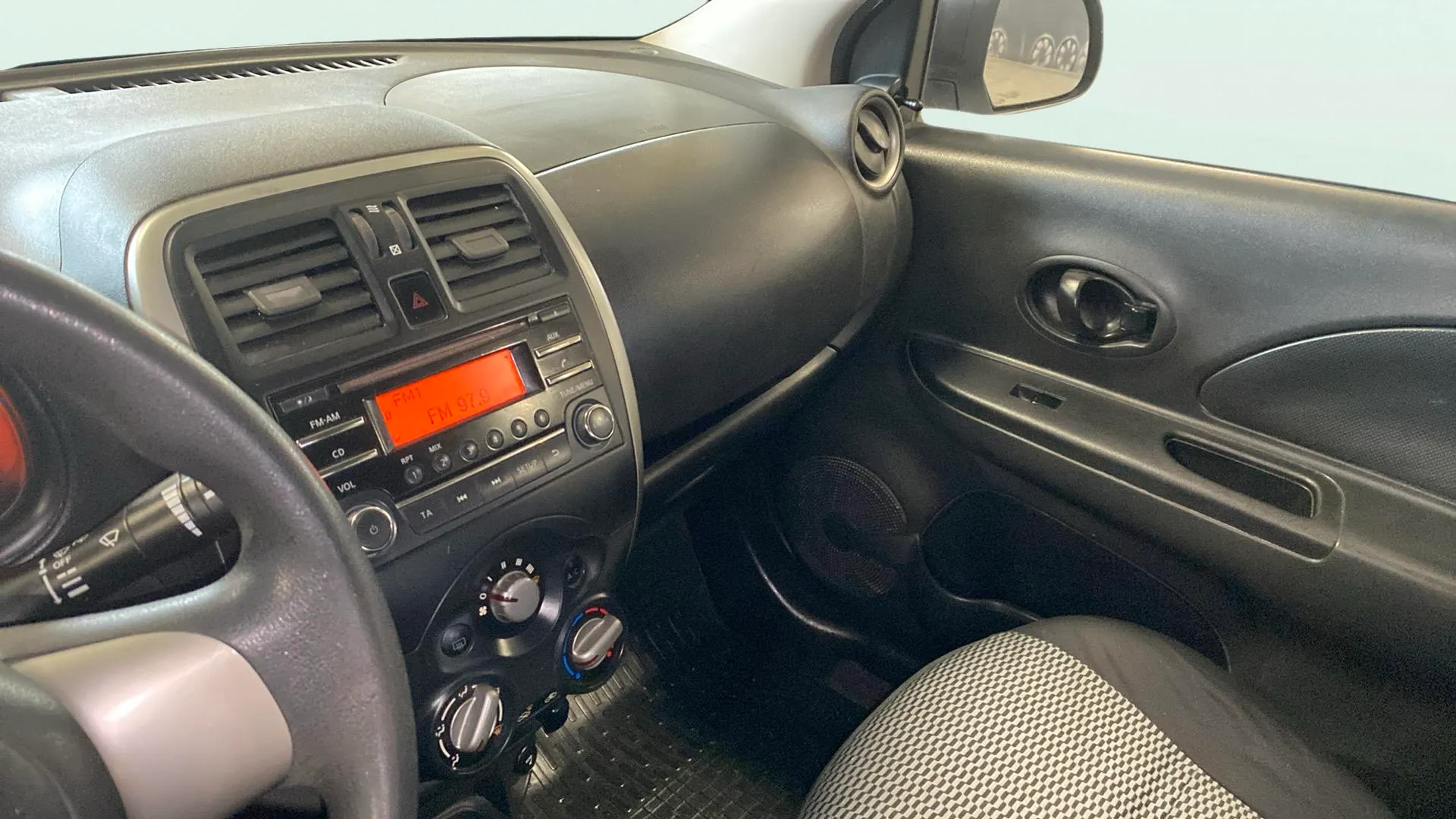 Nissan Micra 1.2G Acenta - foto 31