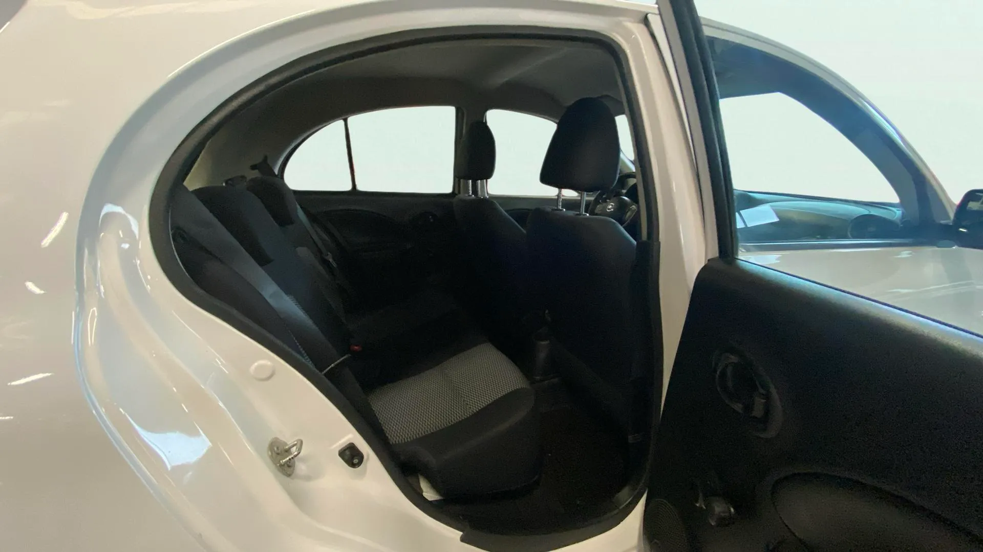 Nissan Micra 1.2G Acenta - foto 16