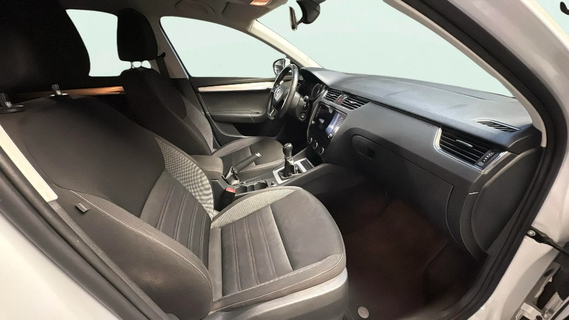 Škoda Octavia 1.0 TSI Active - foto 13
