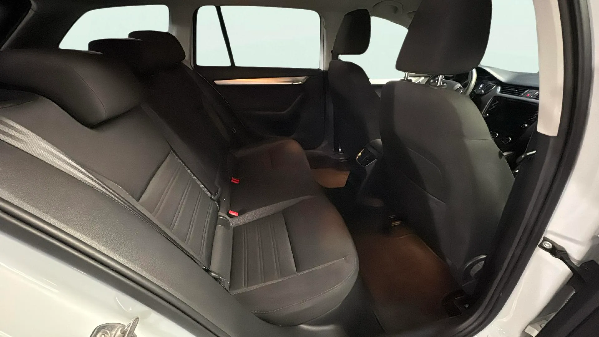 Škoda Octavia 1.0 TSI Active - foto 12