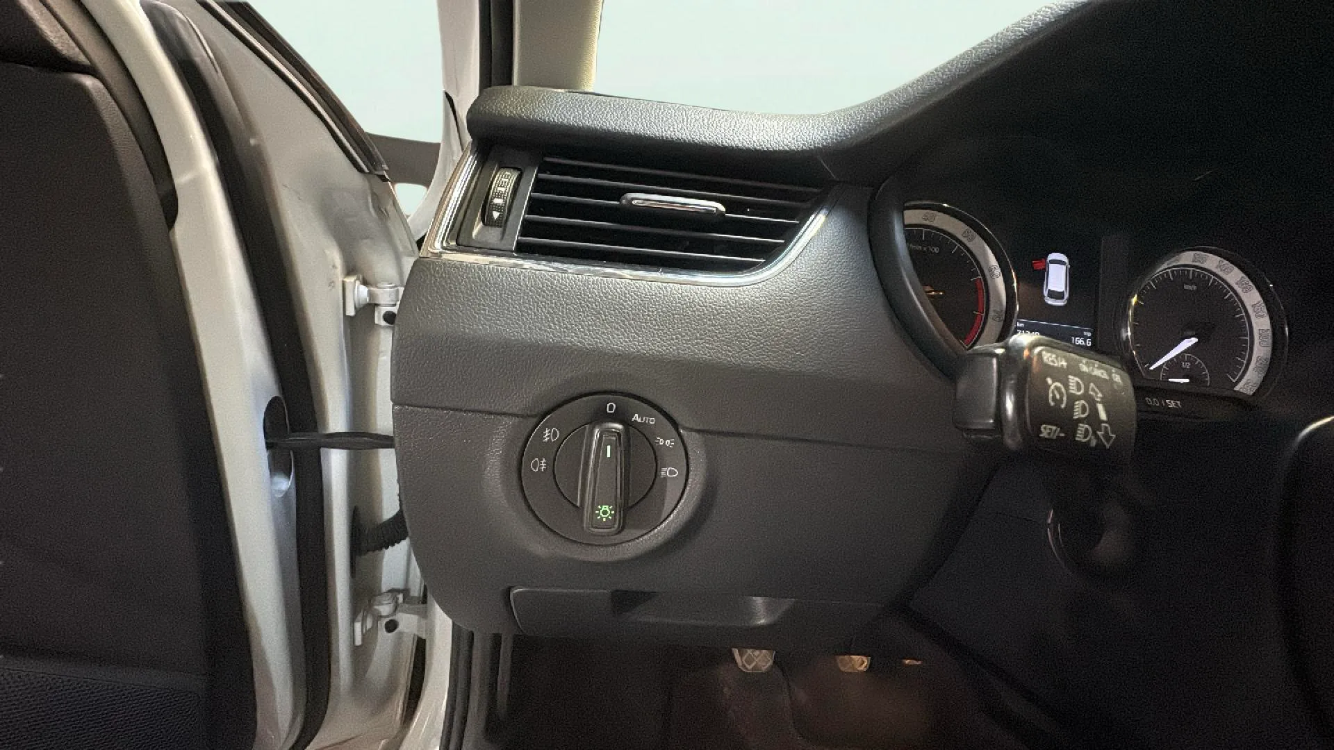 Škoda Octavia 1.0 TSI Active - foto 20