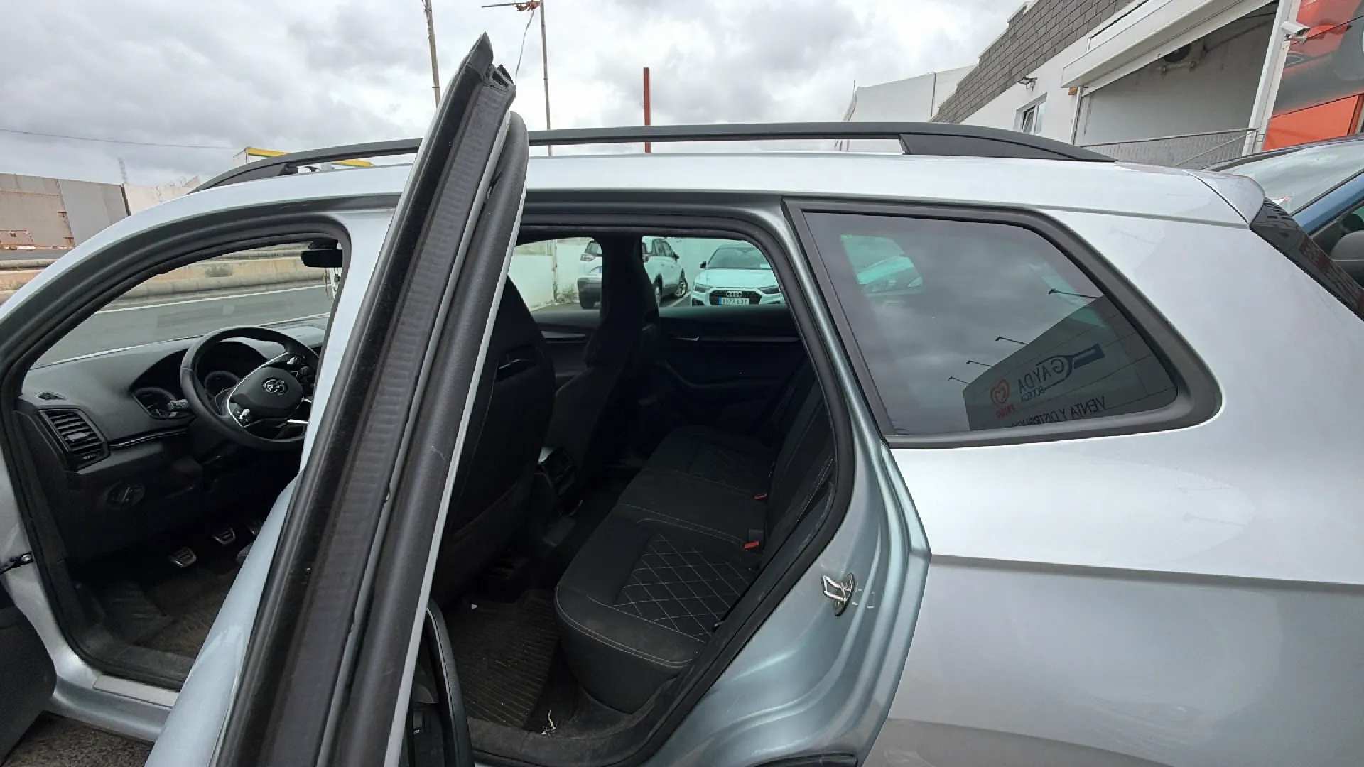 Škoda Karoq 1.0 TSI Active - foto 10