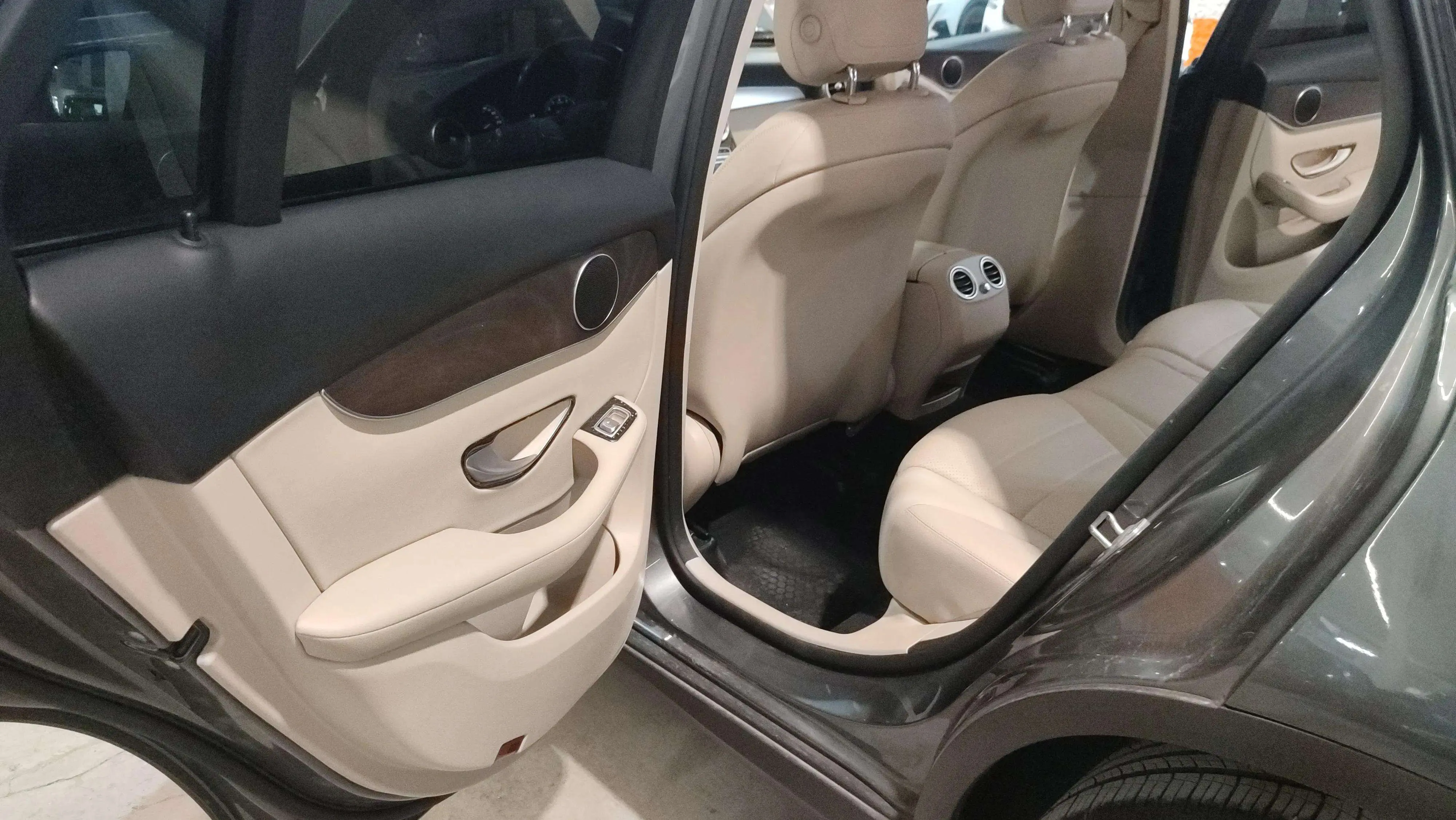 Mercedes-Benz GLC 250 4MATIC - foto 12
