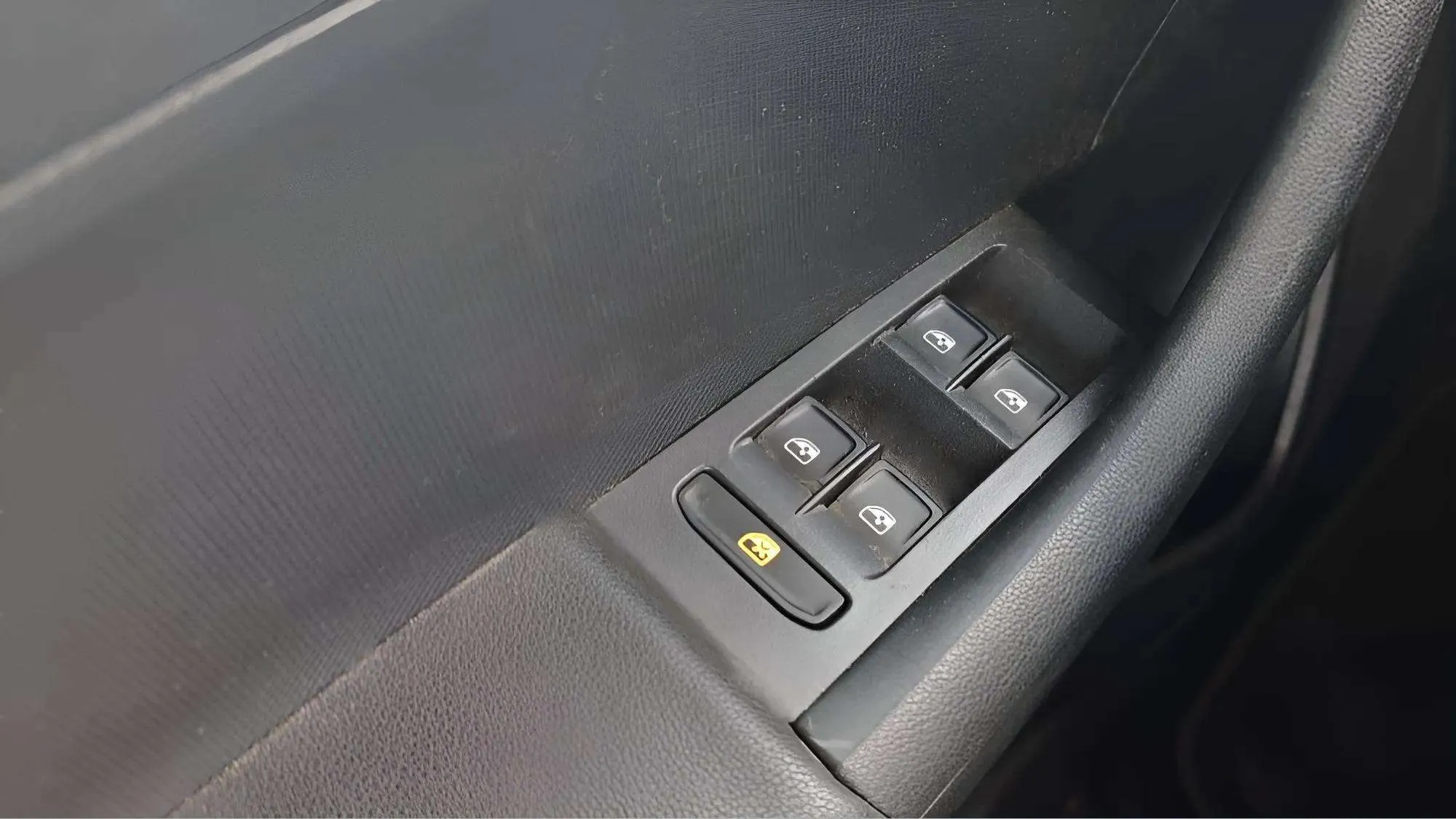 Škoda Rapid 1.0 TSI Like Spaceback - foto 26