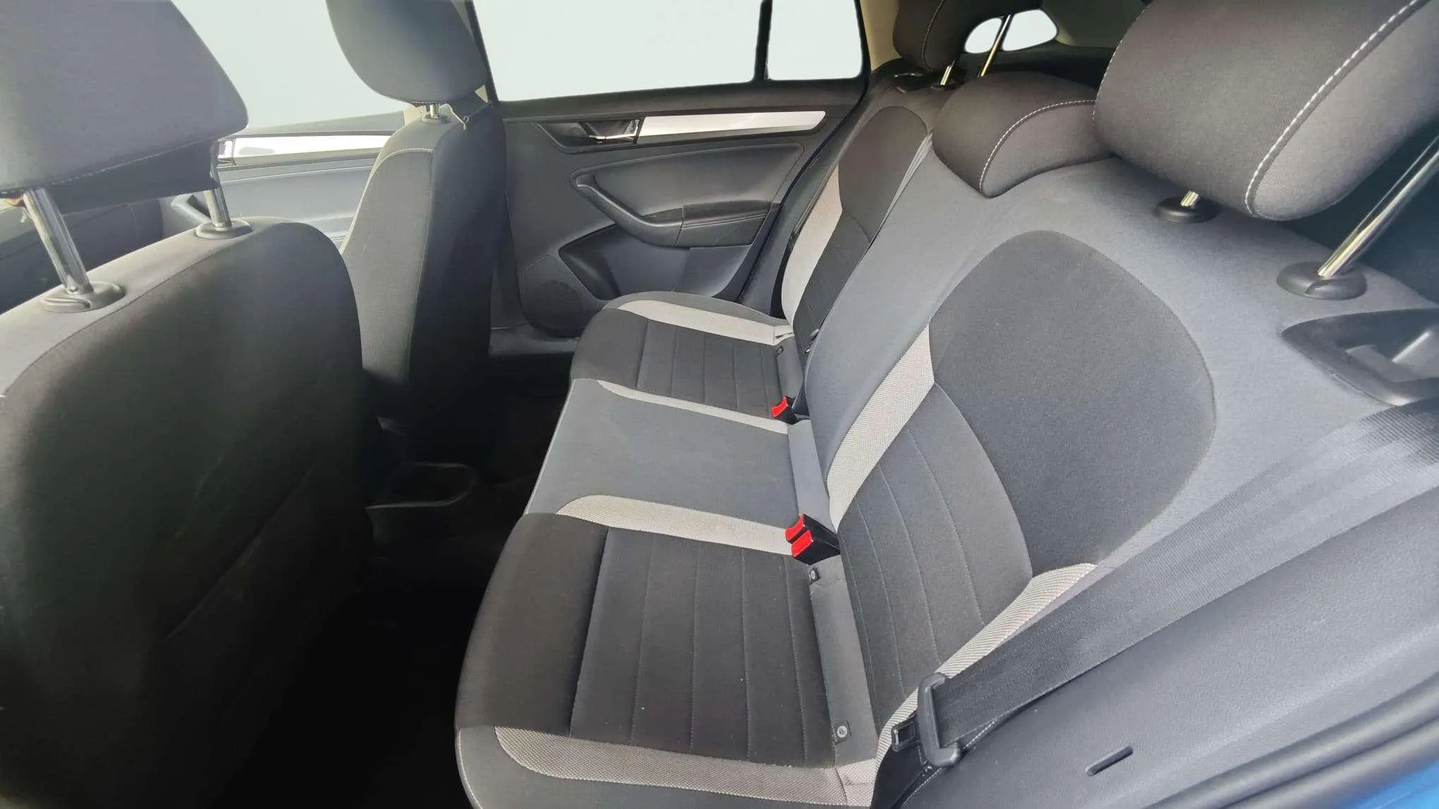 Škoda Rapid 1.0 TSI Like Spaceback - foto 28
