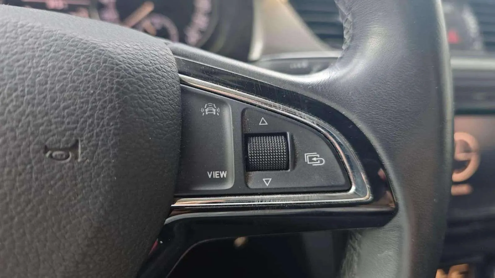 Škoda Rapid 1.0 TSI Like Spaceback - foto 16