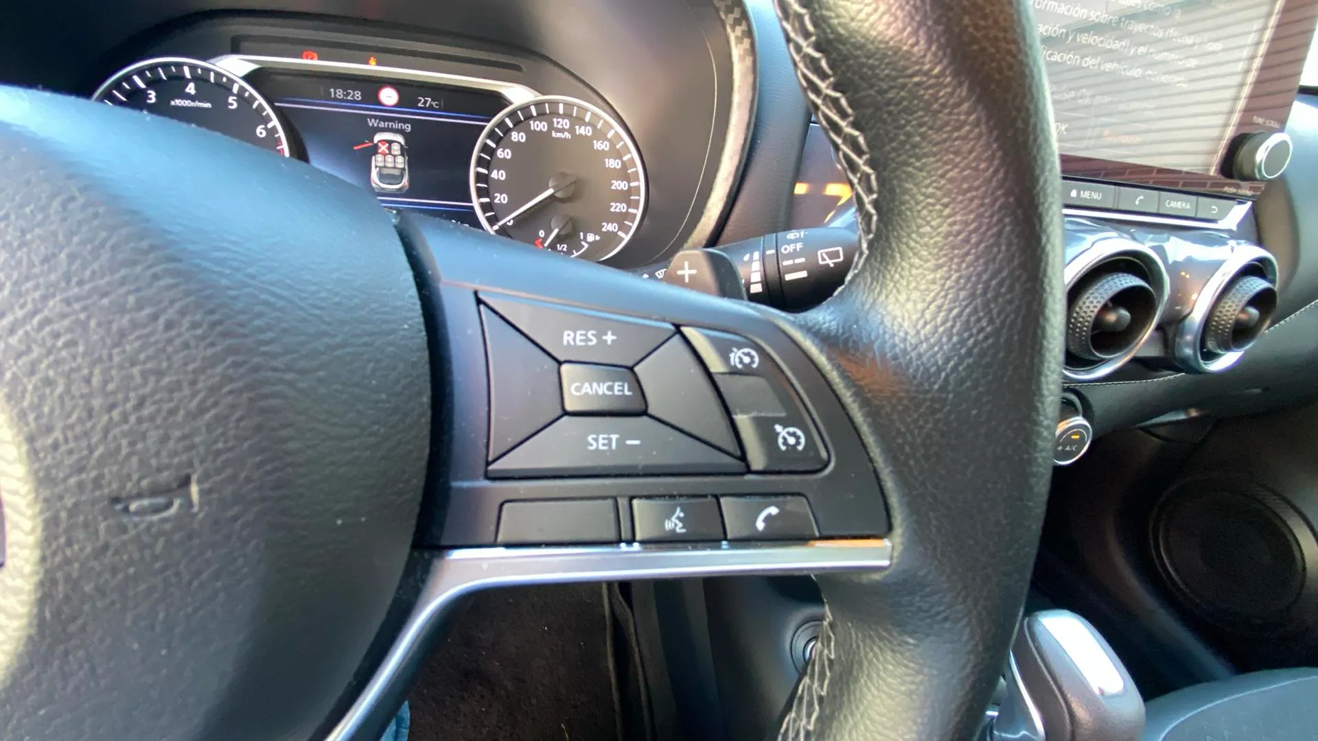 Nissan Juke DIG-T DCT Acenta - foto 14