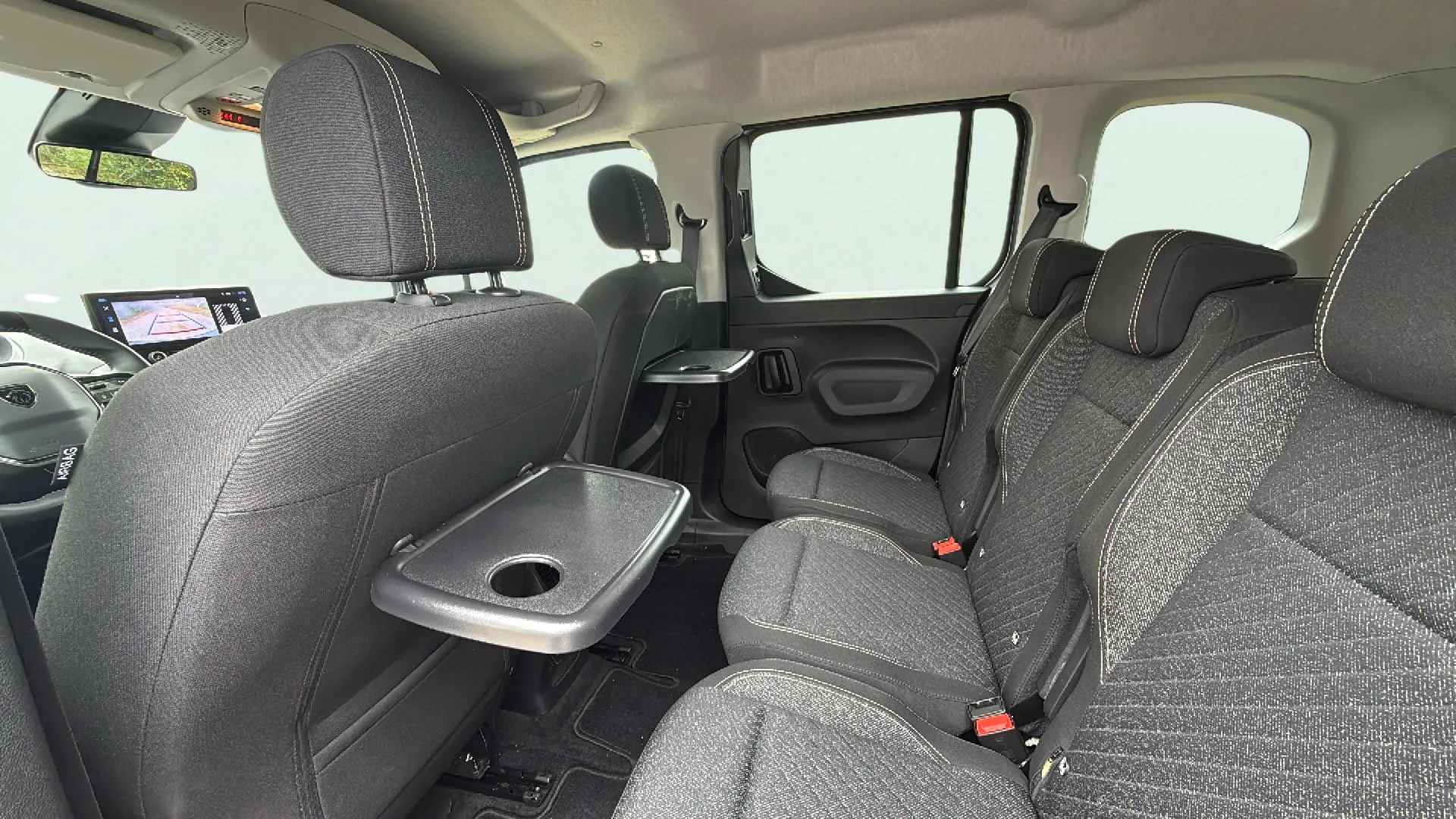 Peugeot Rifter Allure BlueHDi 100 - foto 18