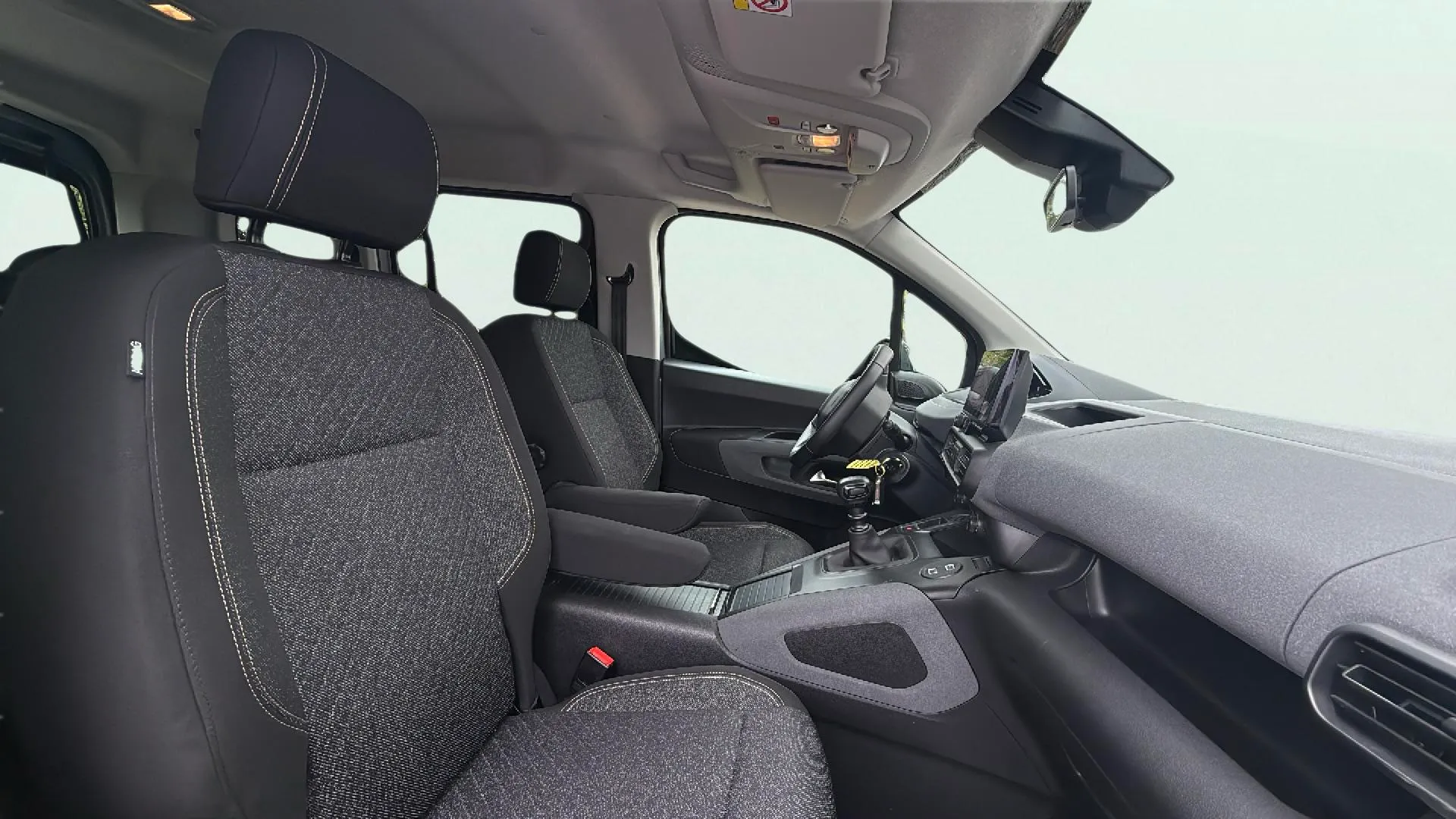 Peugeot Rifter Allure BlueHDi 100 - foto 15