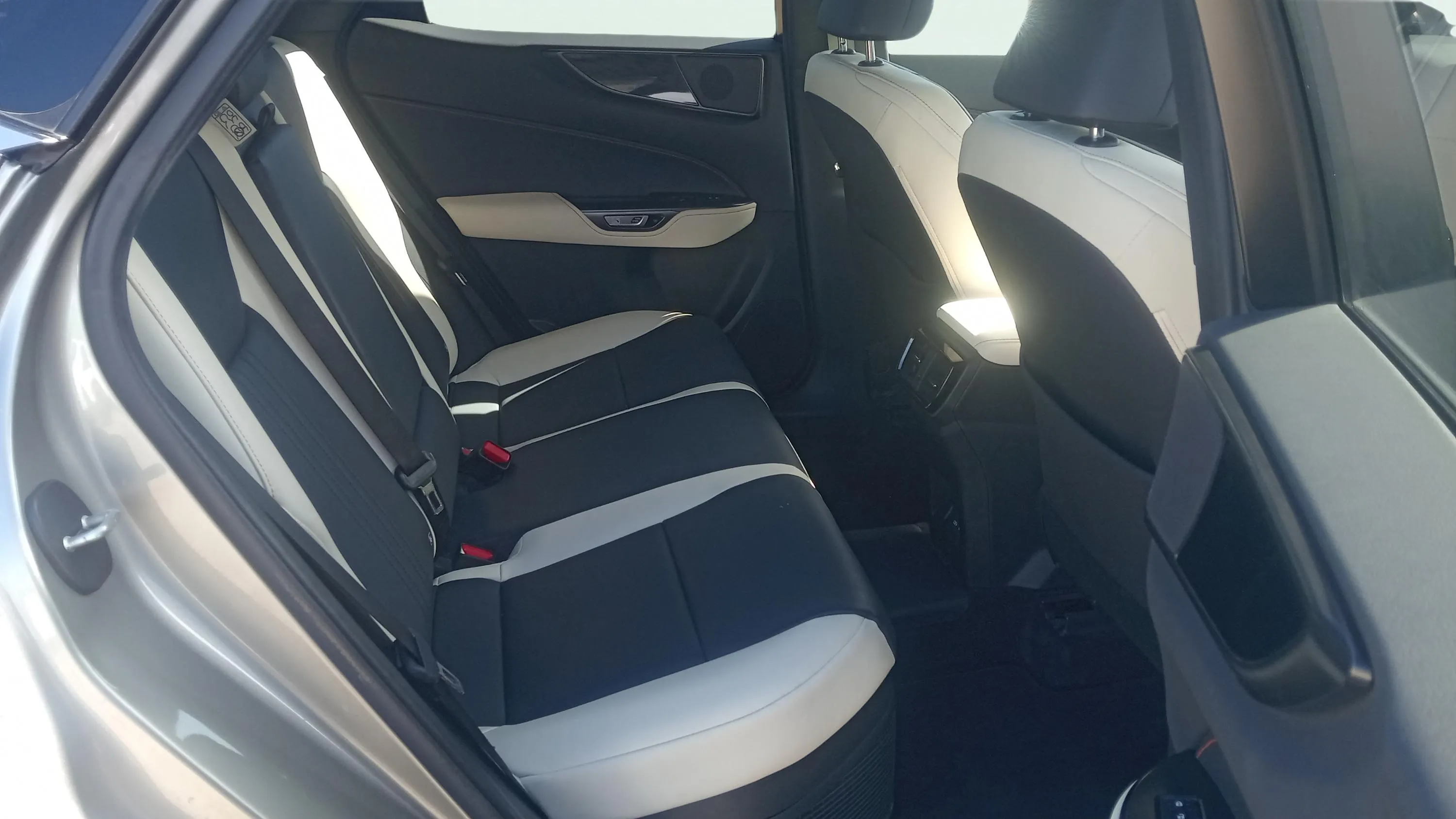 Lexus NX 450h+ F Sport 4WD - foto 17
