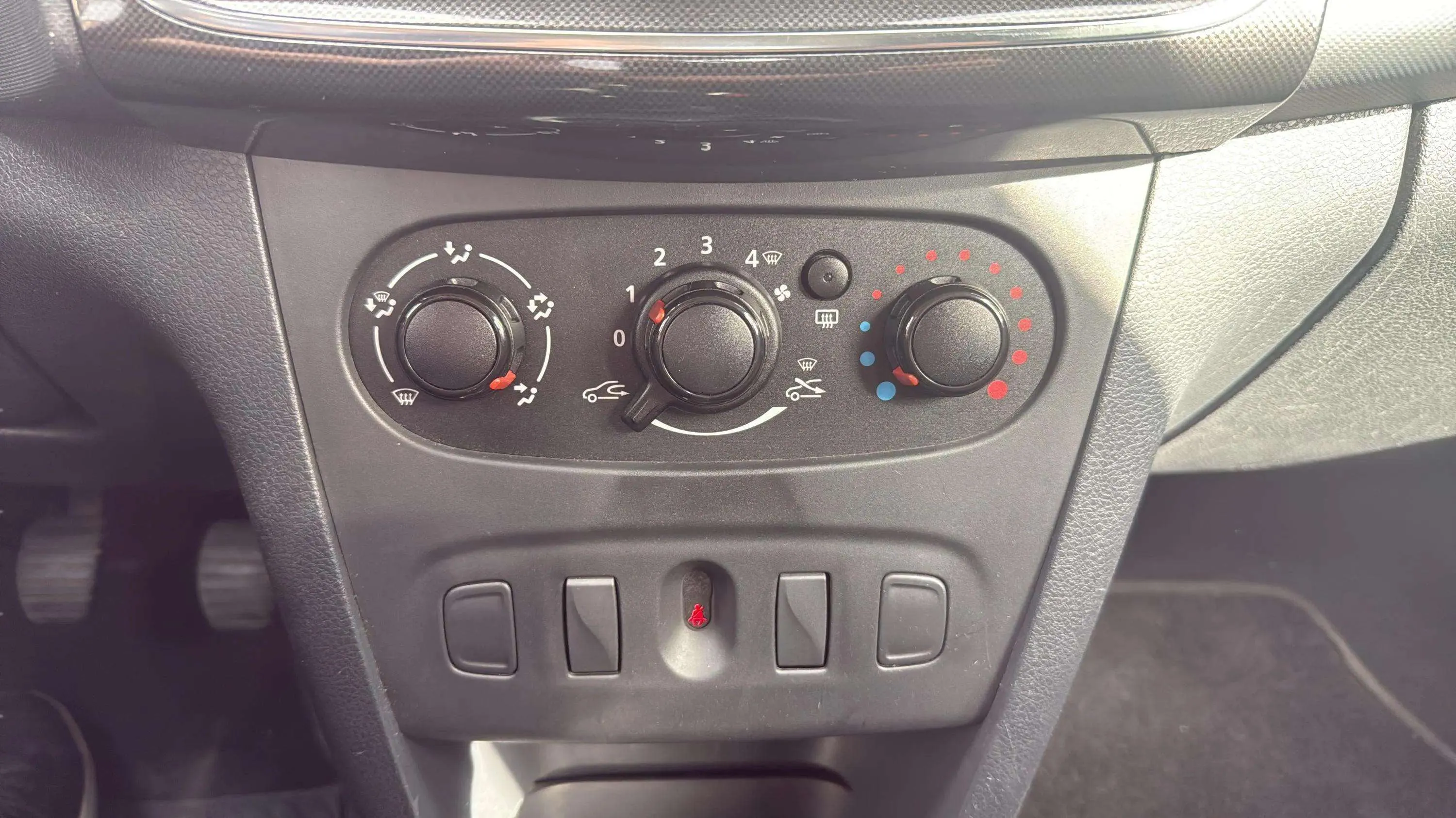 Dacia Sandero Ambiance 1.0 - foto 18