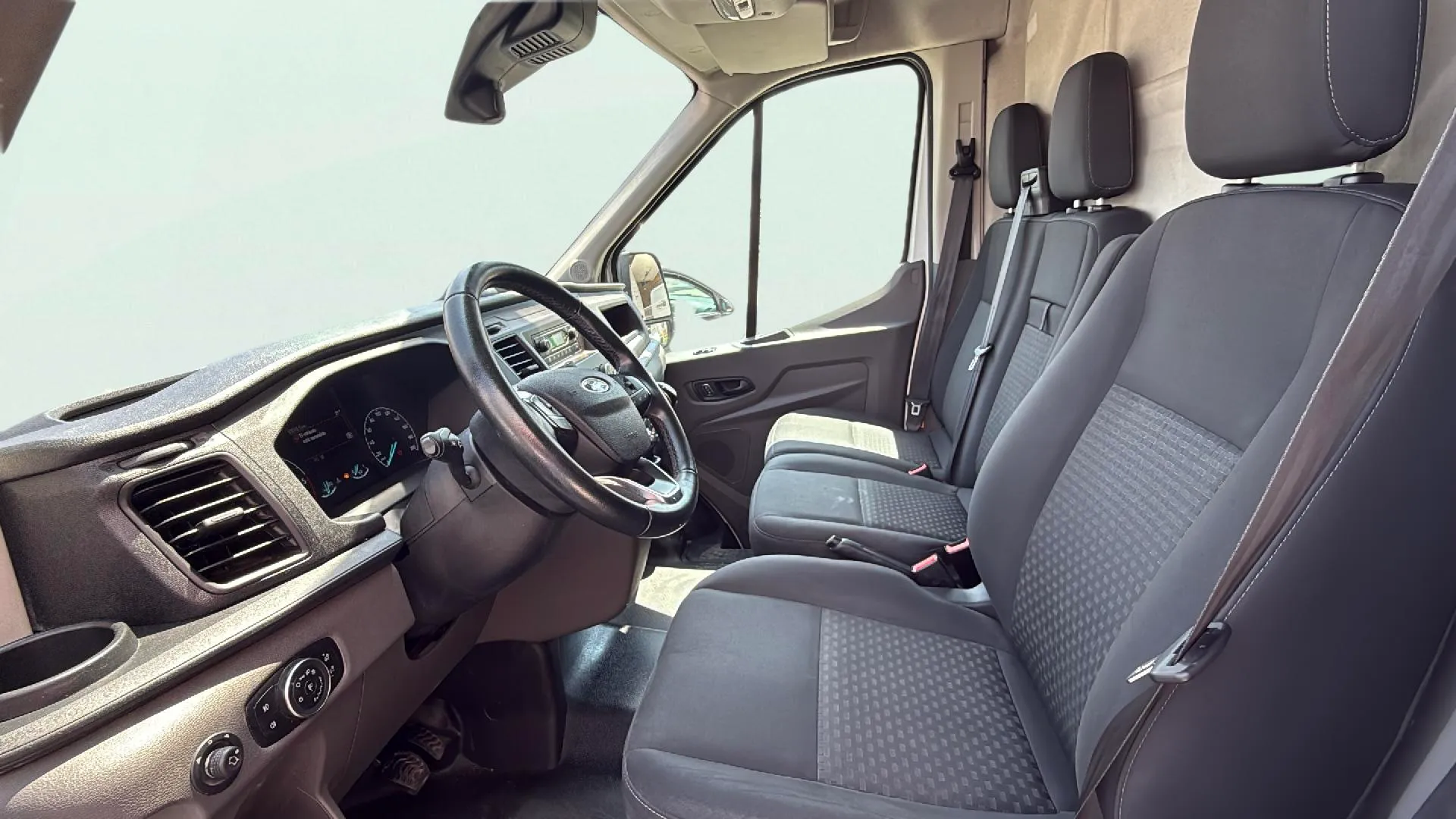 Ford Transit - foto 9