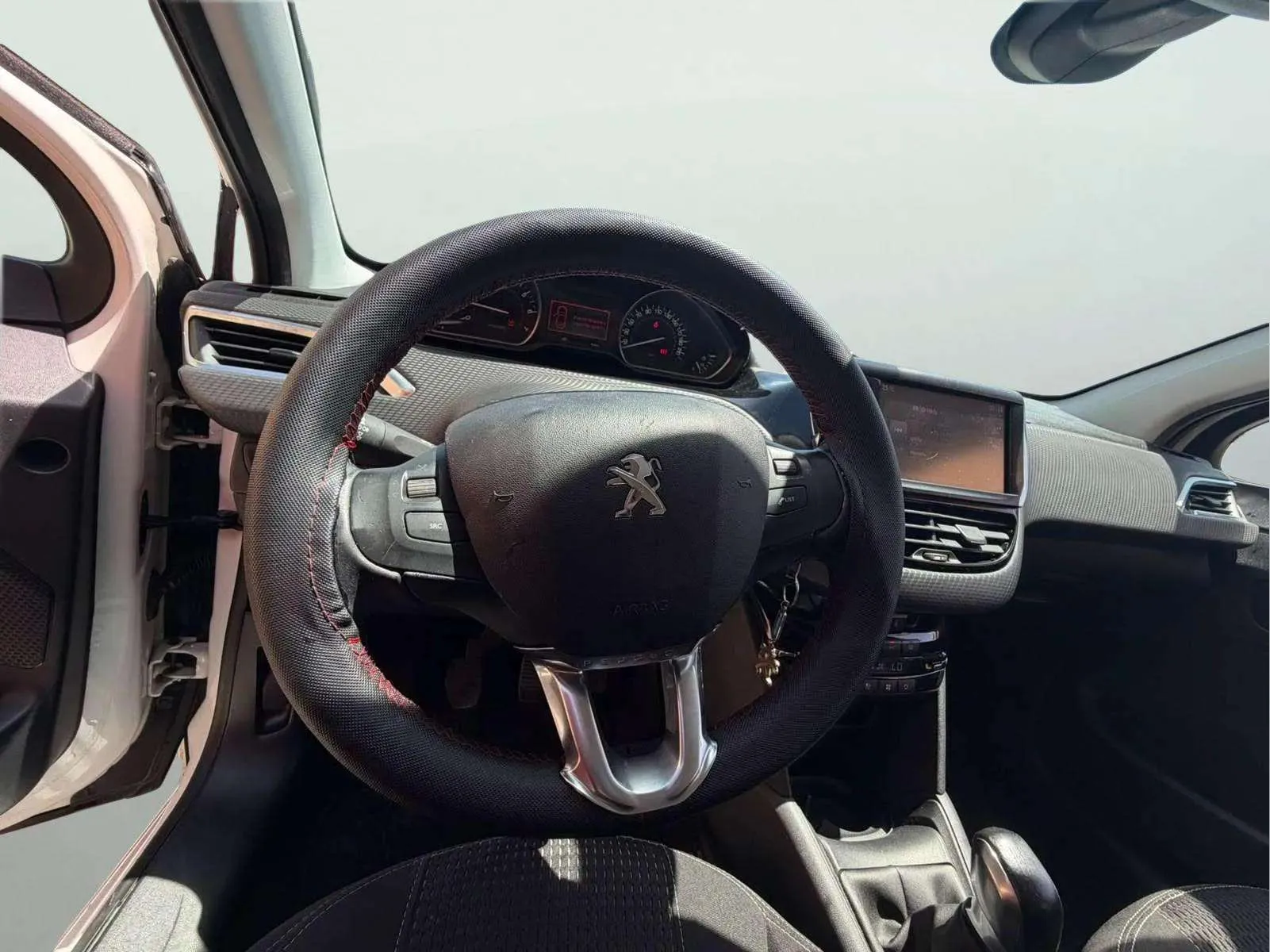 Peugeot 208 Allure 1.2L PureTech - foto 7