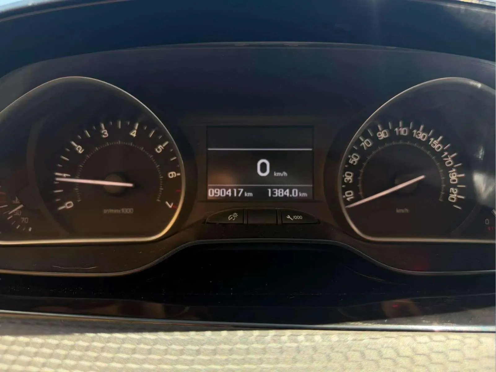 Peugeot 208 Allure 1.2L PureTech - foto 15