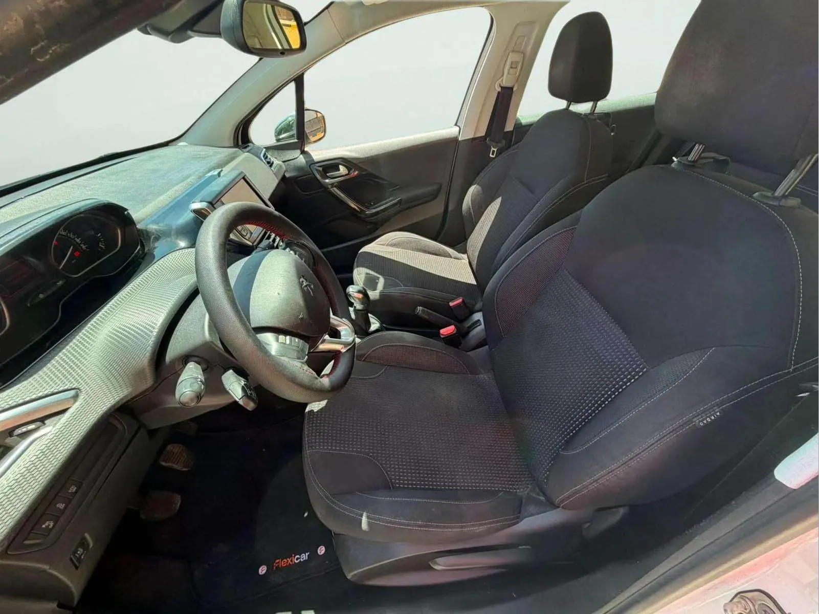 Peugeot 208 Allure 1.2L PureTech - foto 10