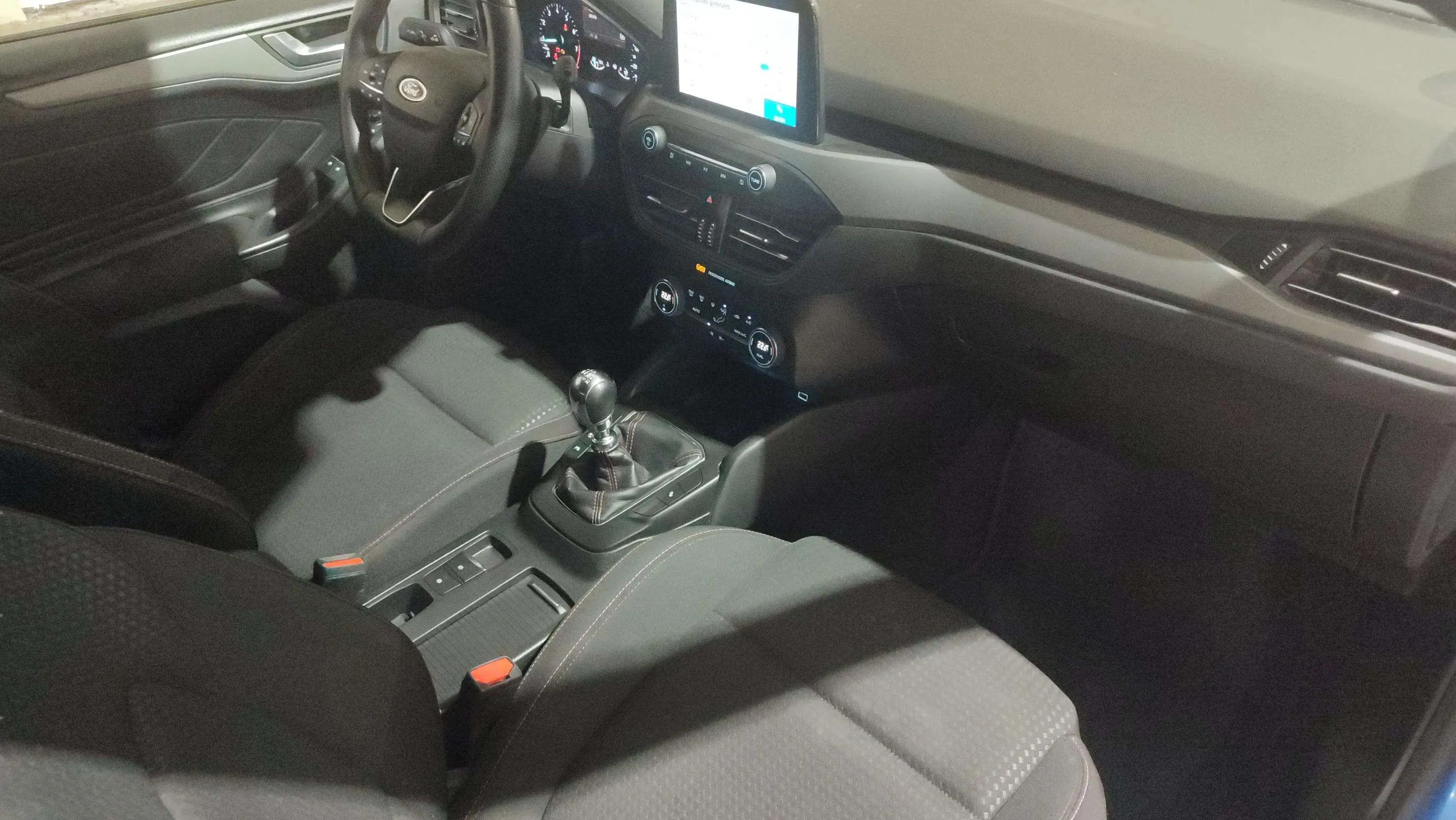 Ford Focus 1.0 EcoBoost MHEV ST-Line - foto 18
