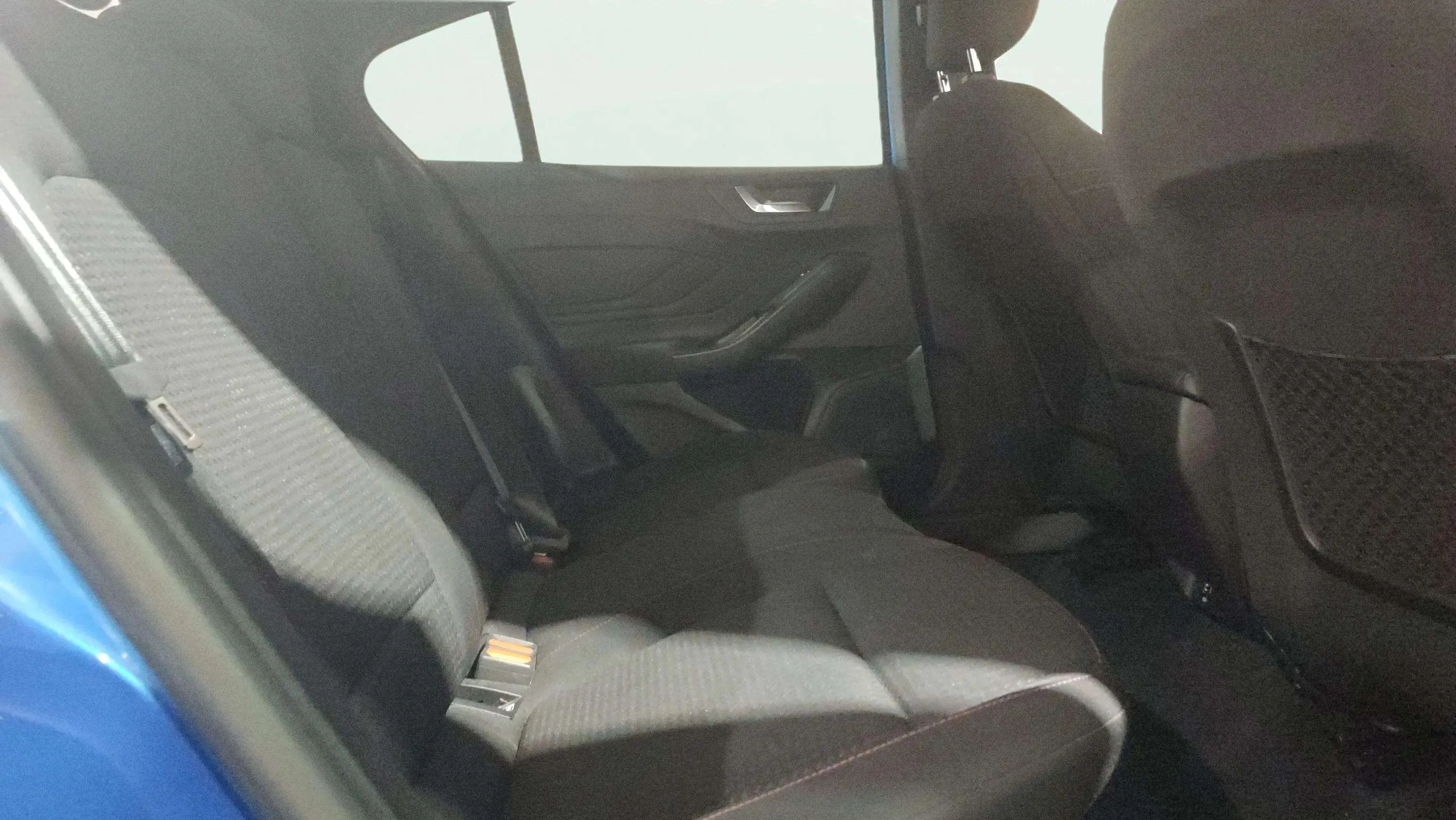 Ford Focus 1.0 EcoBoost MHEV ST-Line - foto 17