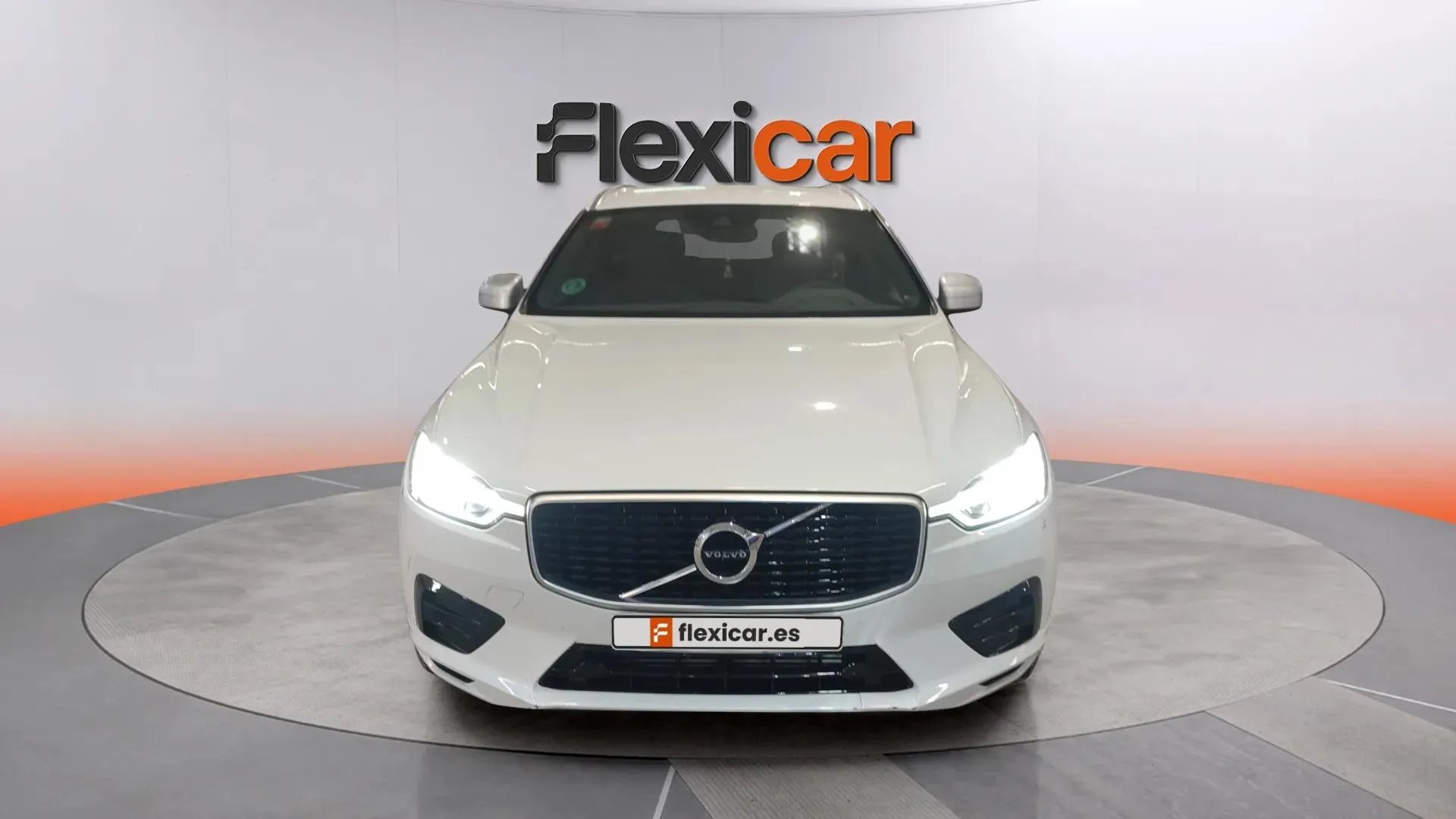 Volvo XC60 2.0 T4 R-Design - foto 3