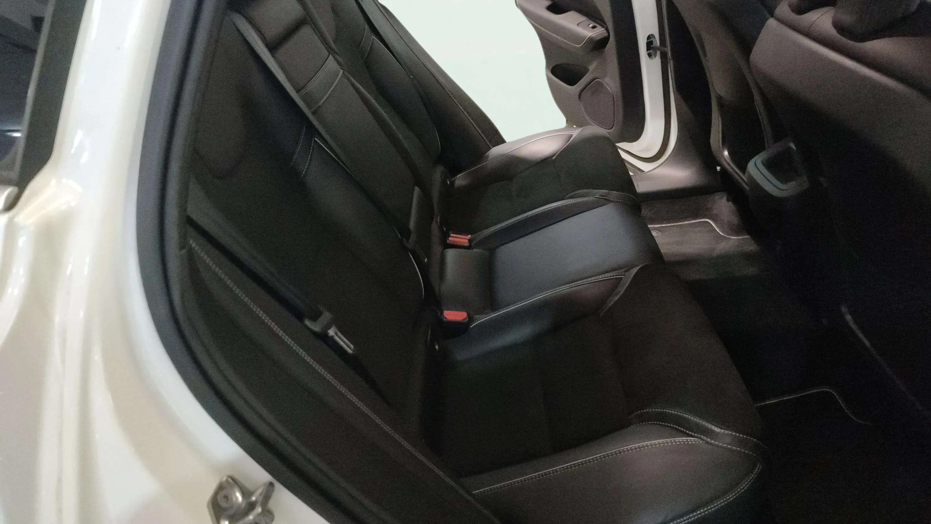 Volvo XC60 2.0 T4 R-Design - foto 7
