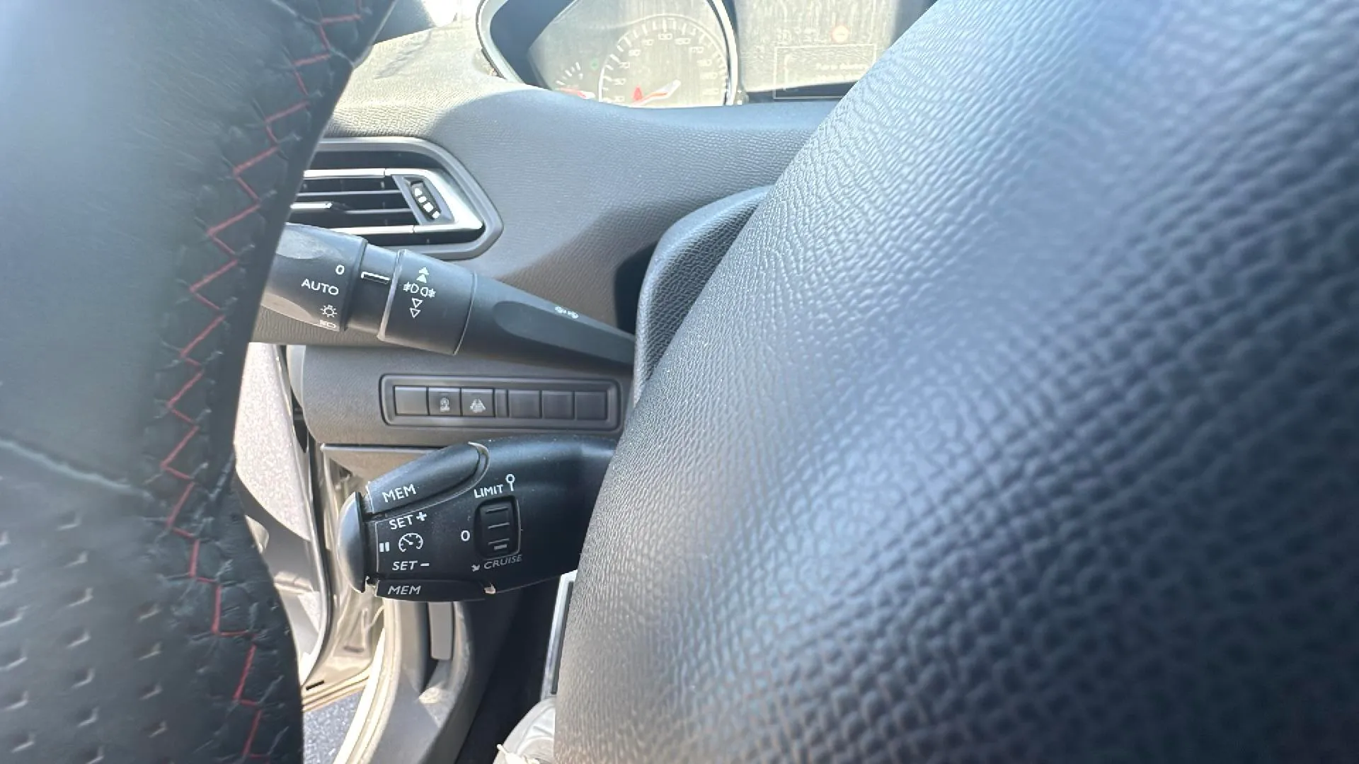 Peugeot 308 GT Line 1.5 BlueHDi - foto 23