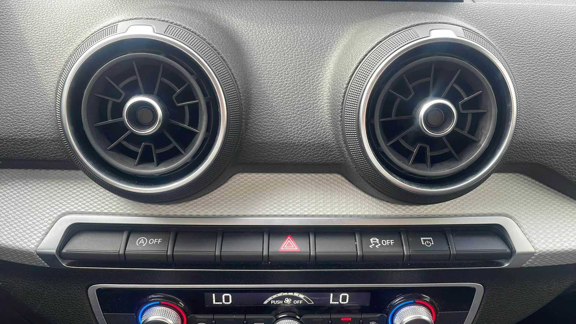 Audi Q2 Advanced 30 TFSI - foto 27
