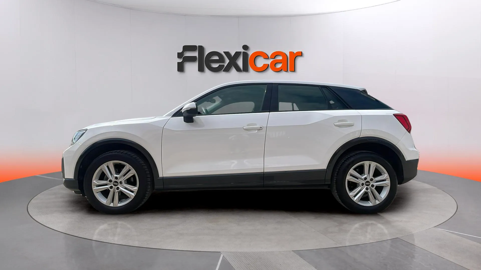 Audi Q2 Advanced 30 TFSI - foto 4