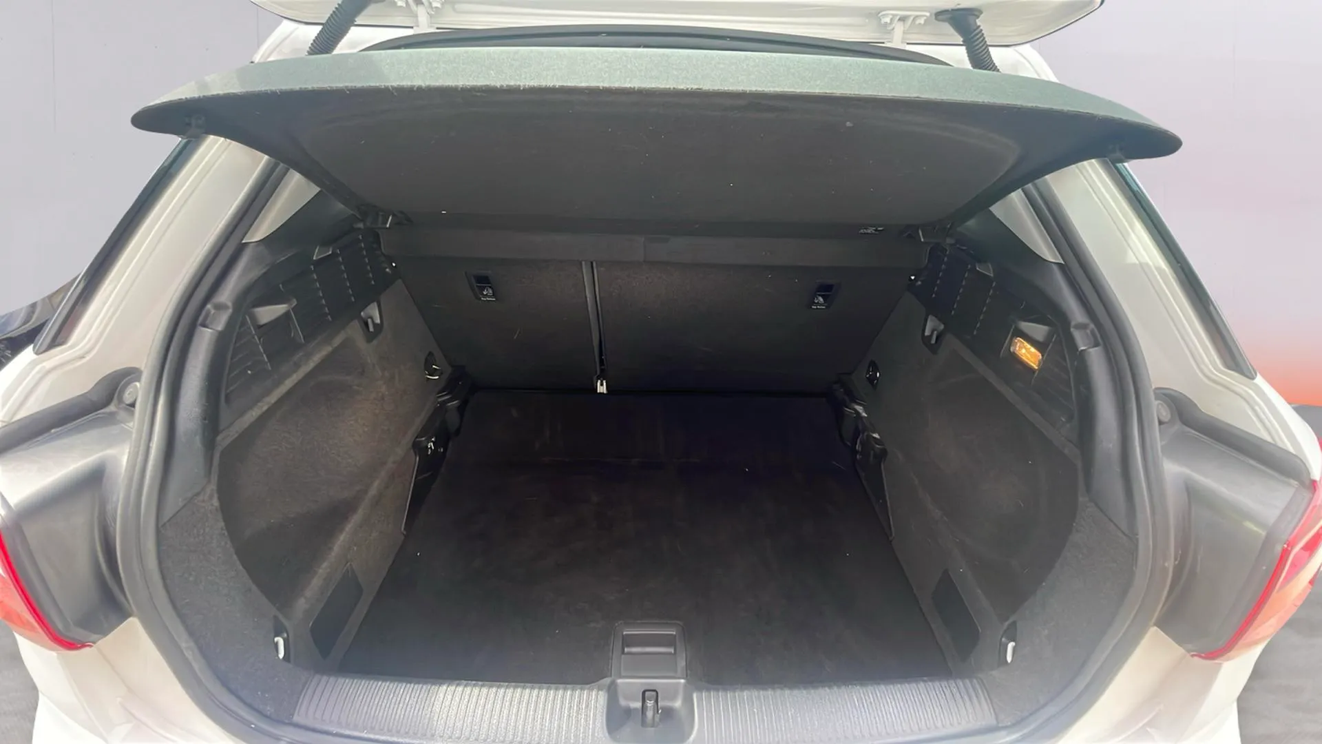 Audi Q2 Advanced 30 TFSI - foto 16