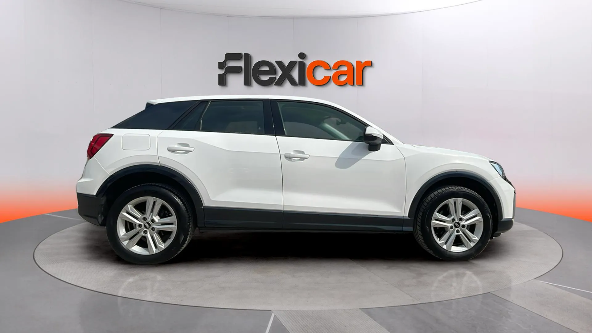 Audi Q2 Advanced 30 TFSI - foto 8