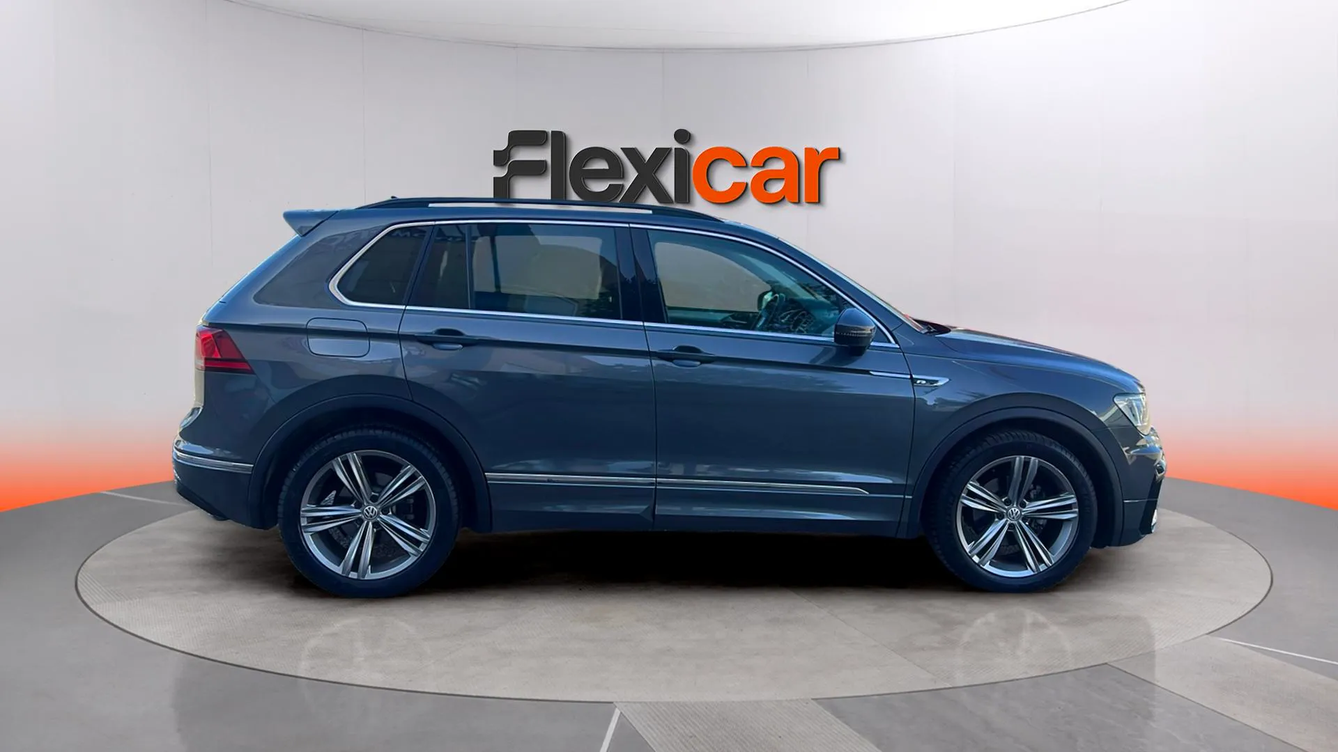 Volkswagen Tiguan R-Line 1.5 TSI DSG - foto 2