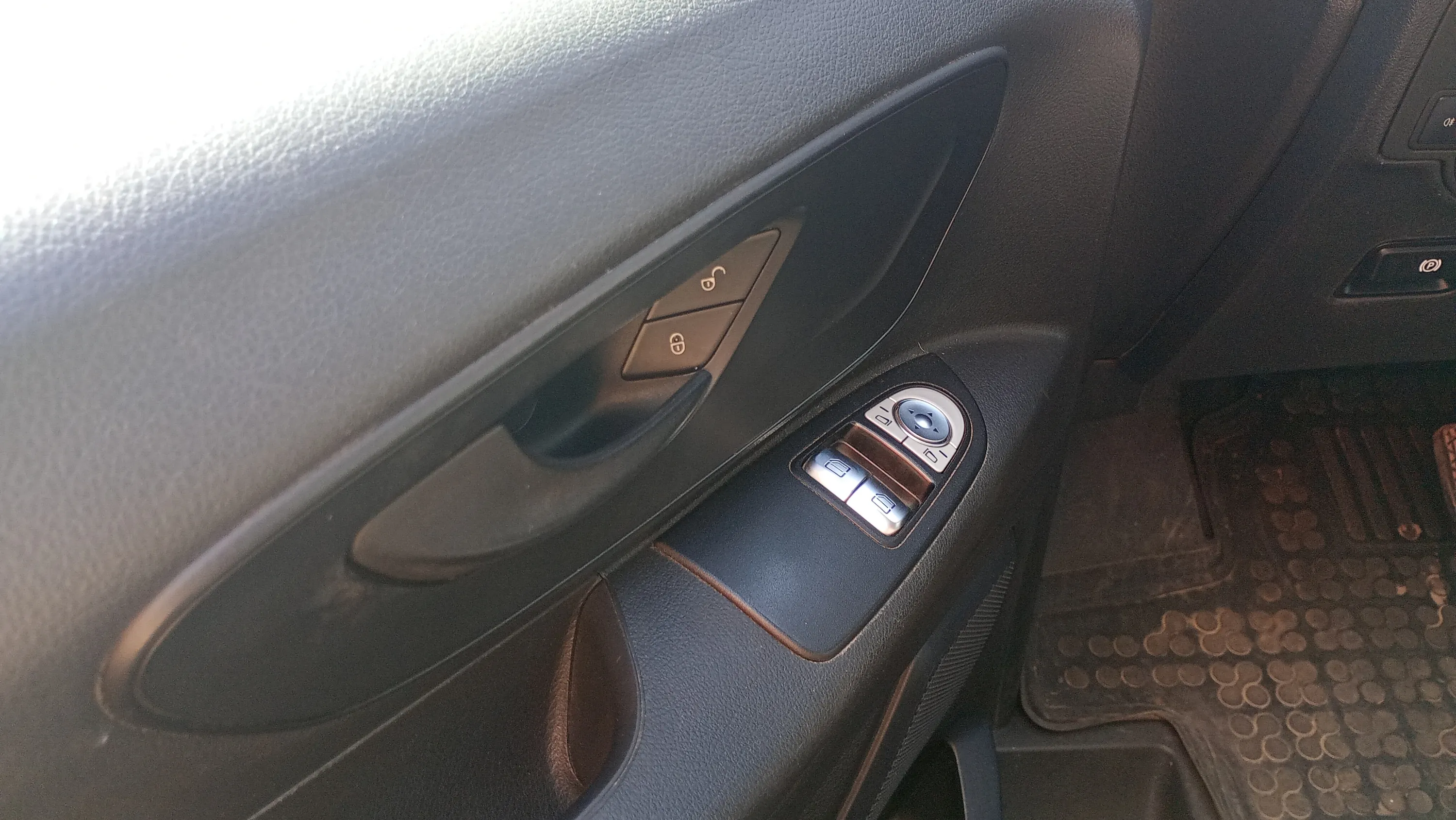 Mercedes-Benz Vito tourer 114 - foto 10