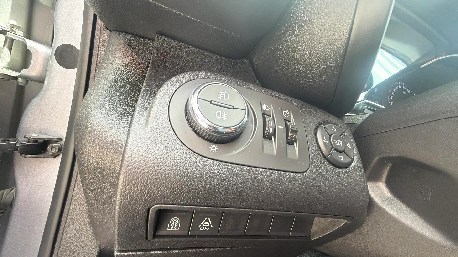 Opel Combo 1.5 TD Selective XL Aut - foto 21
