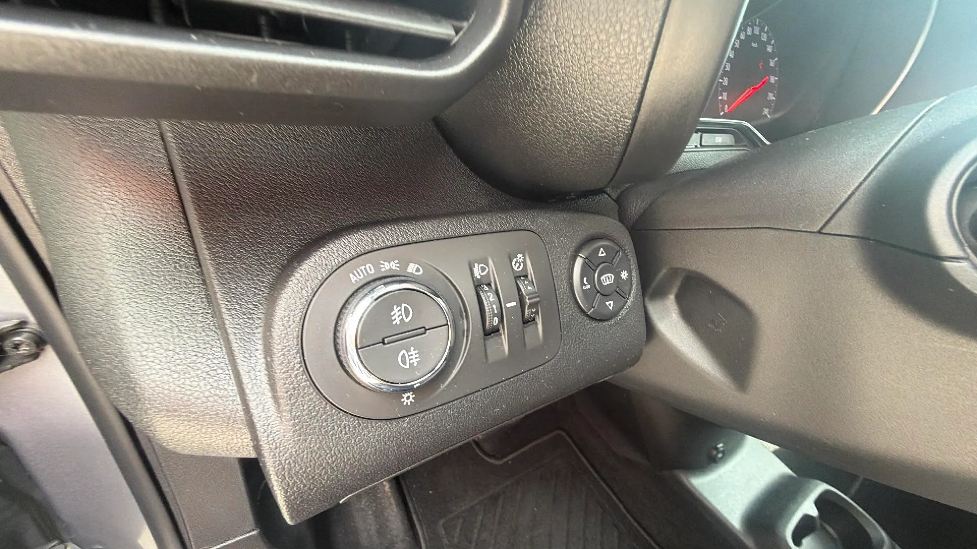 Opel Combo 1.5 TD Selective XL Aut - foto 18